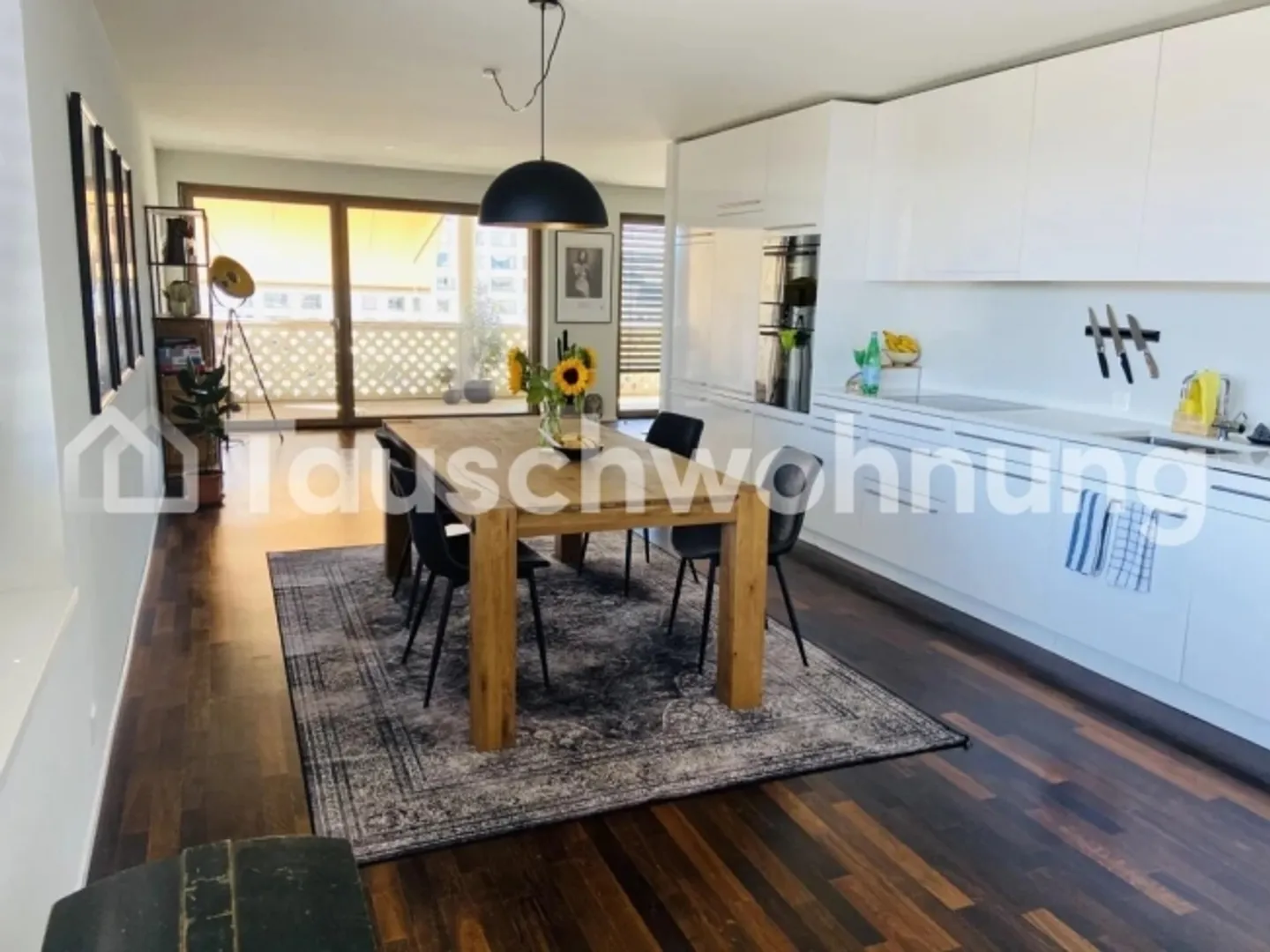 Modernes Apartment mit Bergblick - Foto 1 von 9