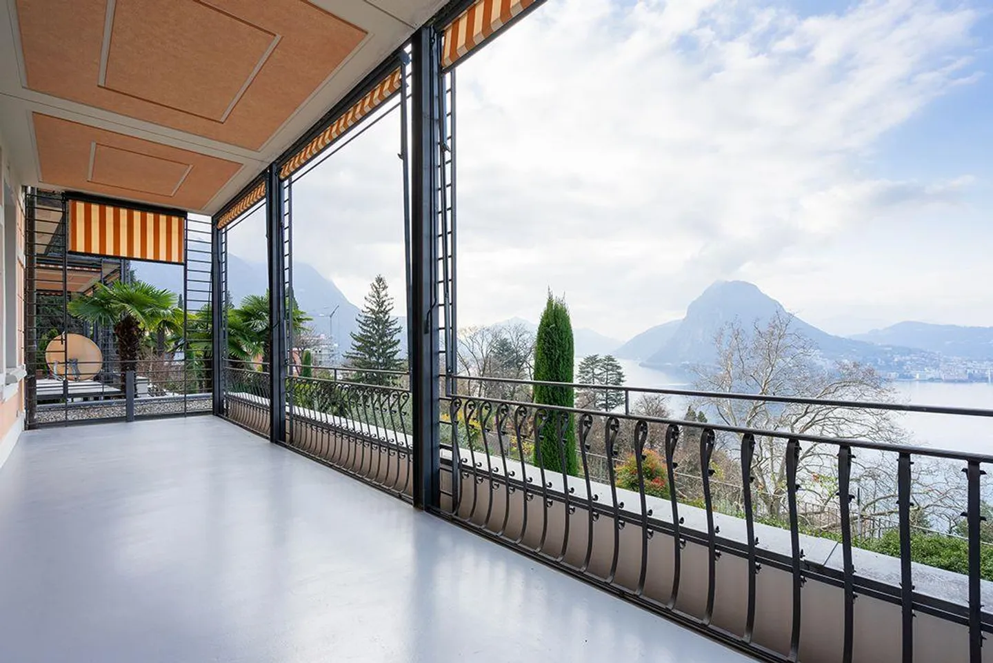 5.5-ROOM APARTMENT WITH WONDERFUL LAKE VIEW - Photo 6 of 10