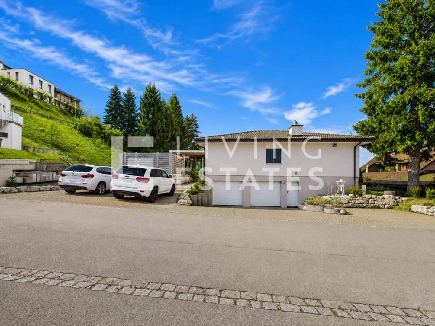 LIVING WITH STYLE - SPACIOUS, GROUND FLOOR, RENOVATED - Photo 13 of 18