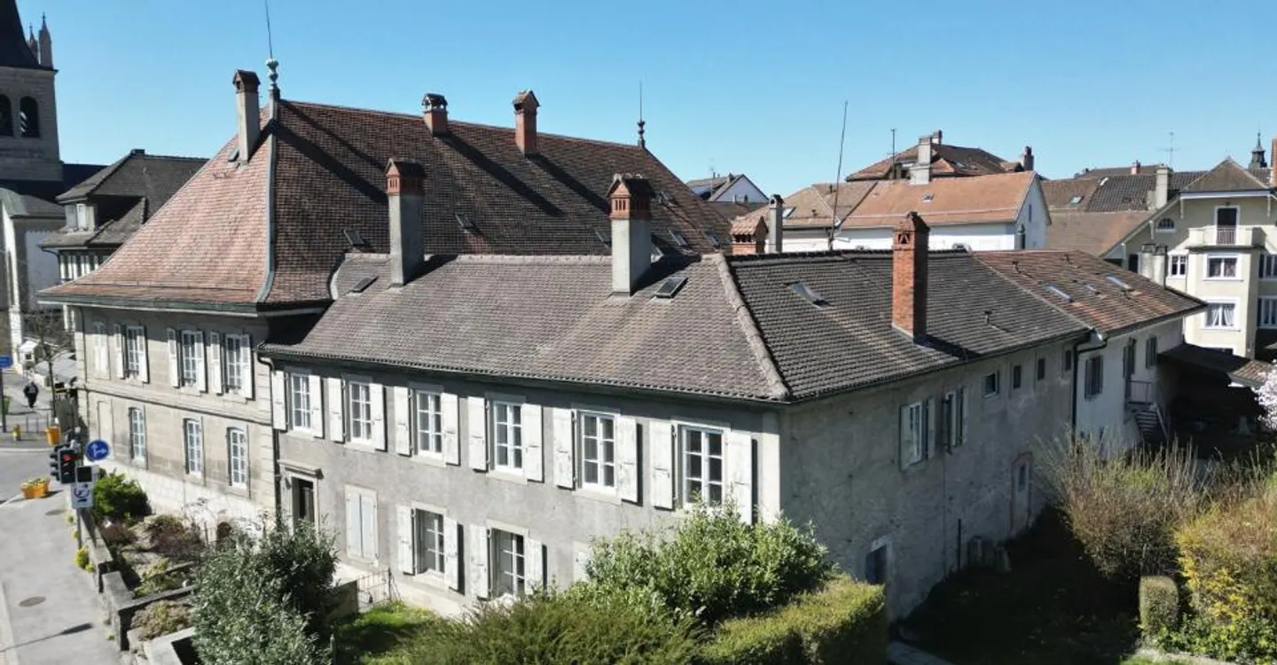 Appartement de 4.5 pièces avec cachet au 2ème étage - Foto 1 von 6