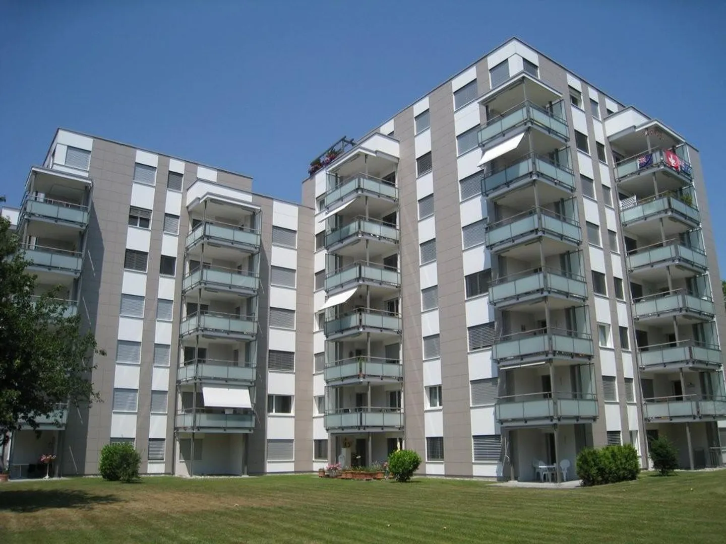 Single apartment seeks new resident - Photo 1 of 5