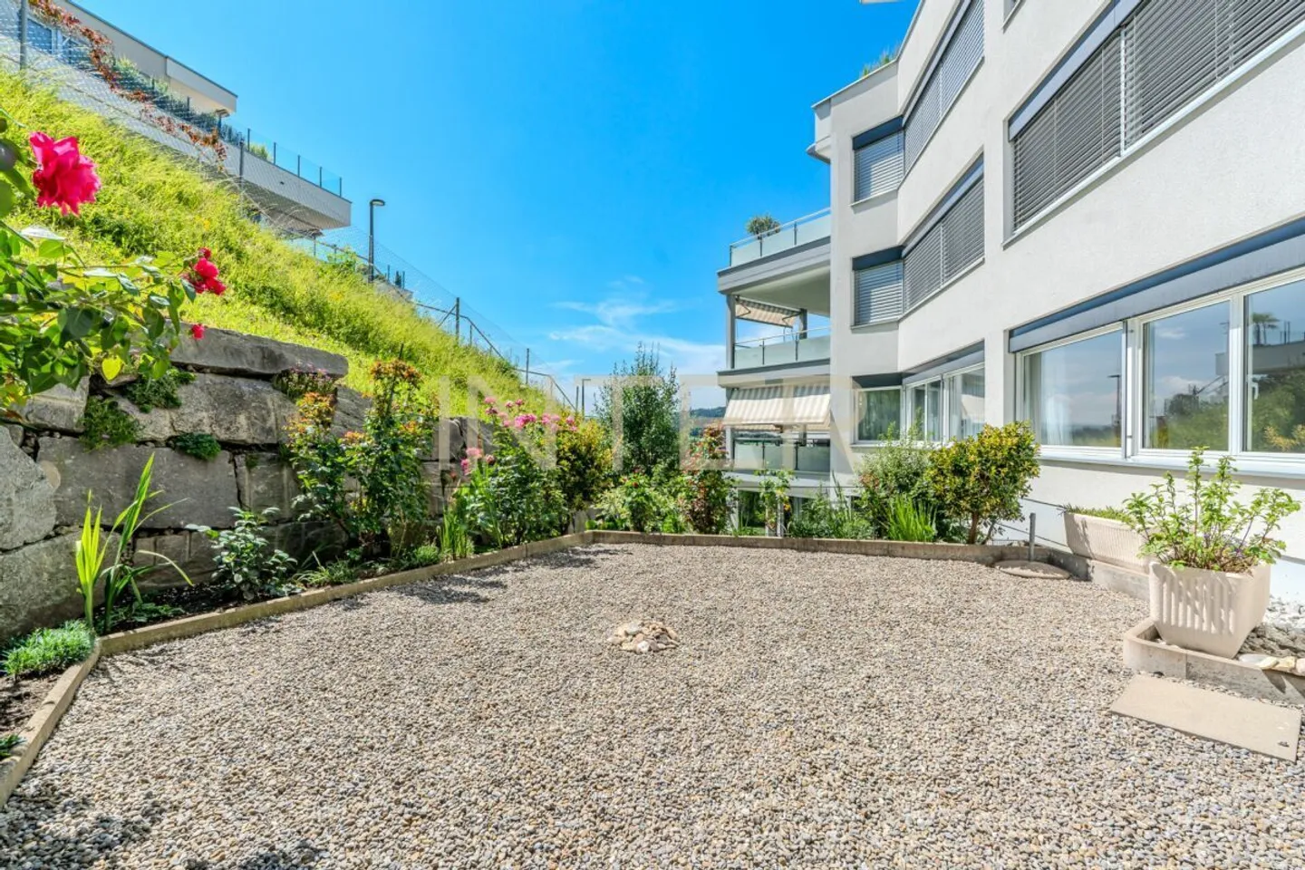 Traumhafte Gartenwohnung mit 131.6 m² Nettowohnfläche - Weitblick & Ruhe - Foto 1 von 18
