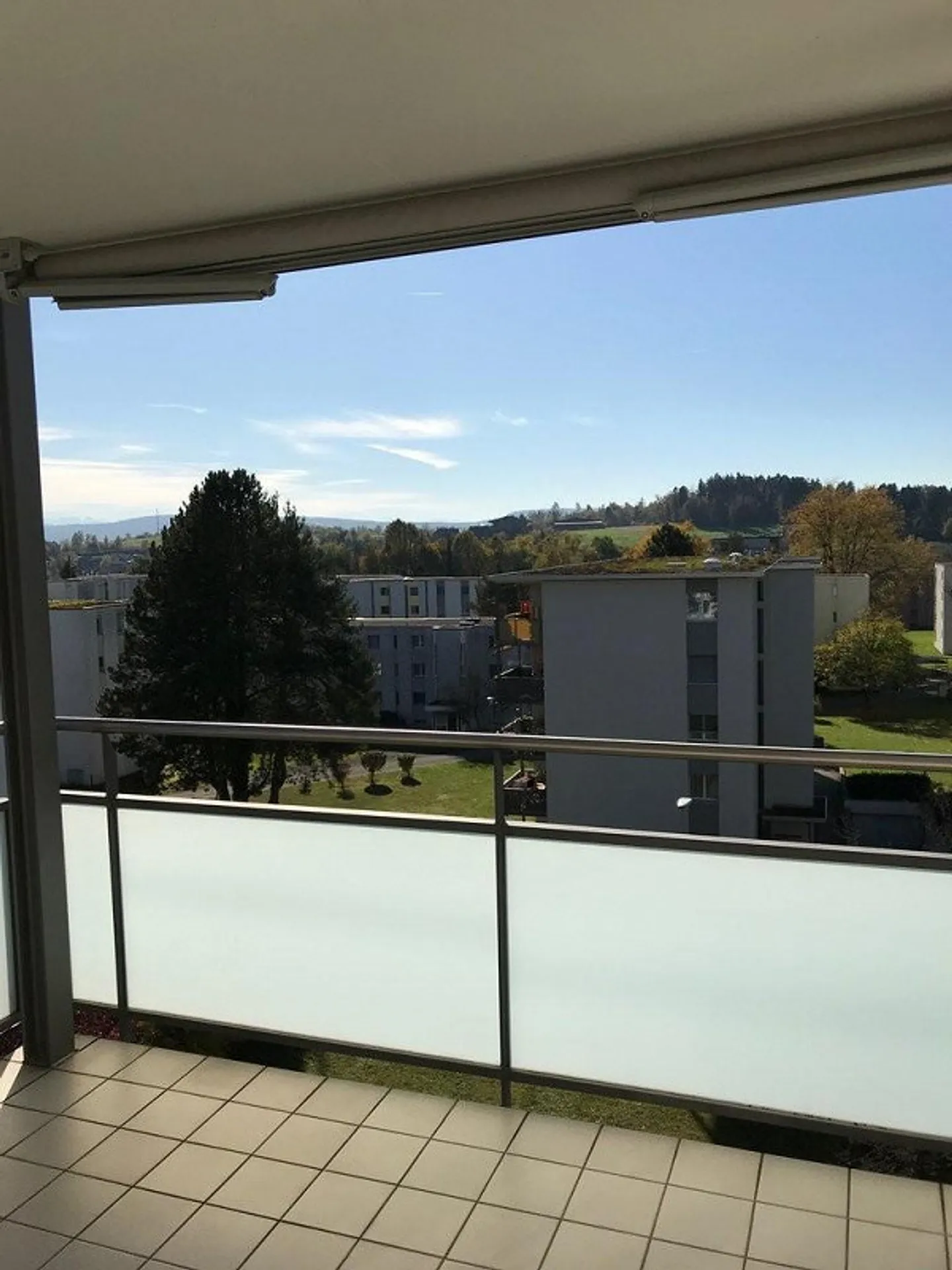 Single apartment seeks new resident - Photo 5 of 5