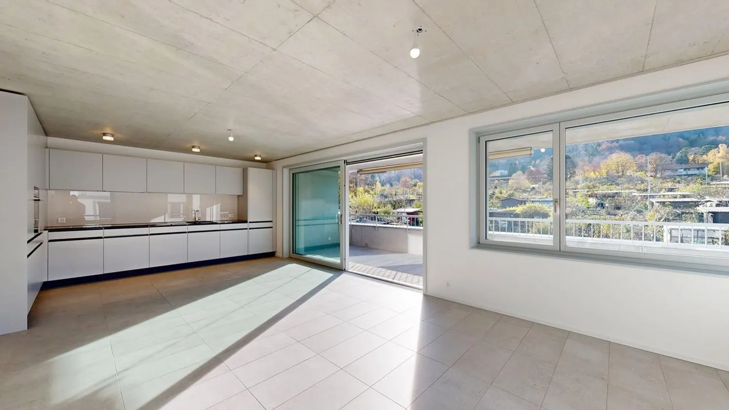 At the quiet foot of Uetliberg awaits you a spacious 4.5-room apartment - Photo 3 of 8