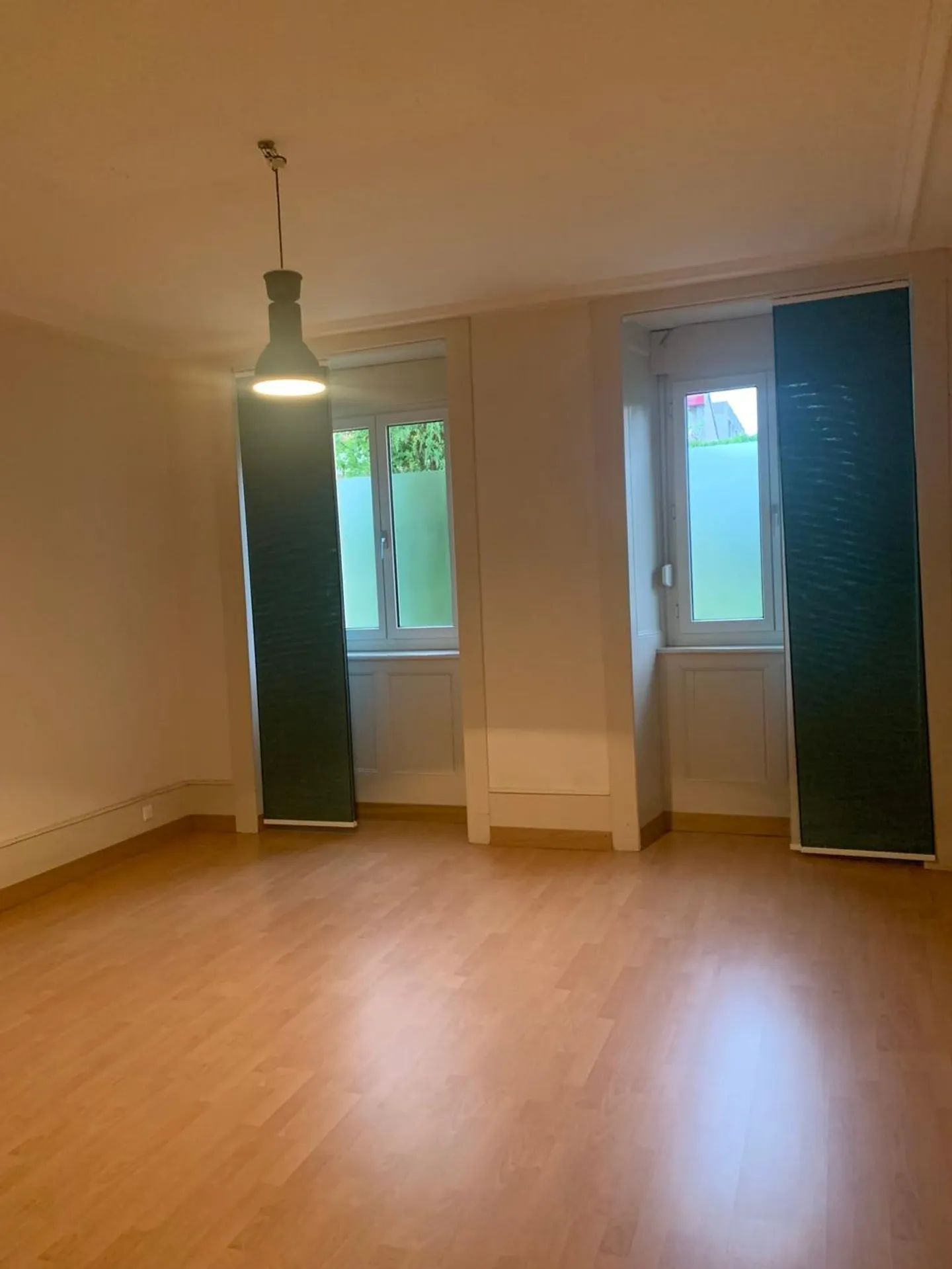 Primo mese di affitto offerto! Appartamento di 3 stanze situato al piano terra - Foto 6 di 10