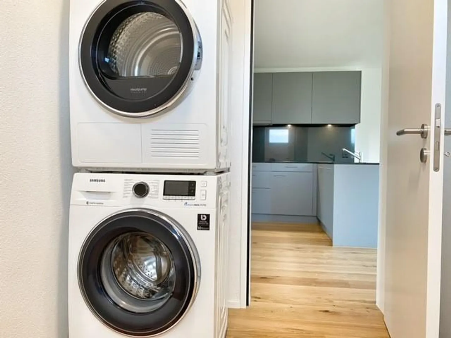 Attraktive 3.5-Zimmer-Wohnung mit grosszügigem Wohnbereich und Sitz - Foto 3 von 5