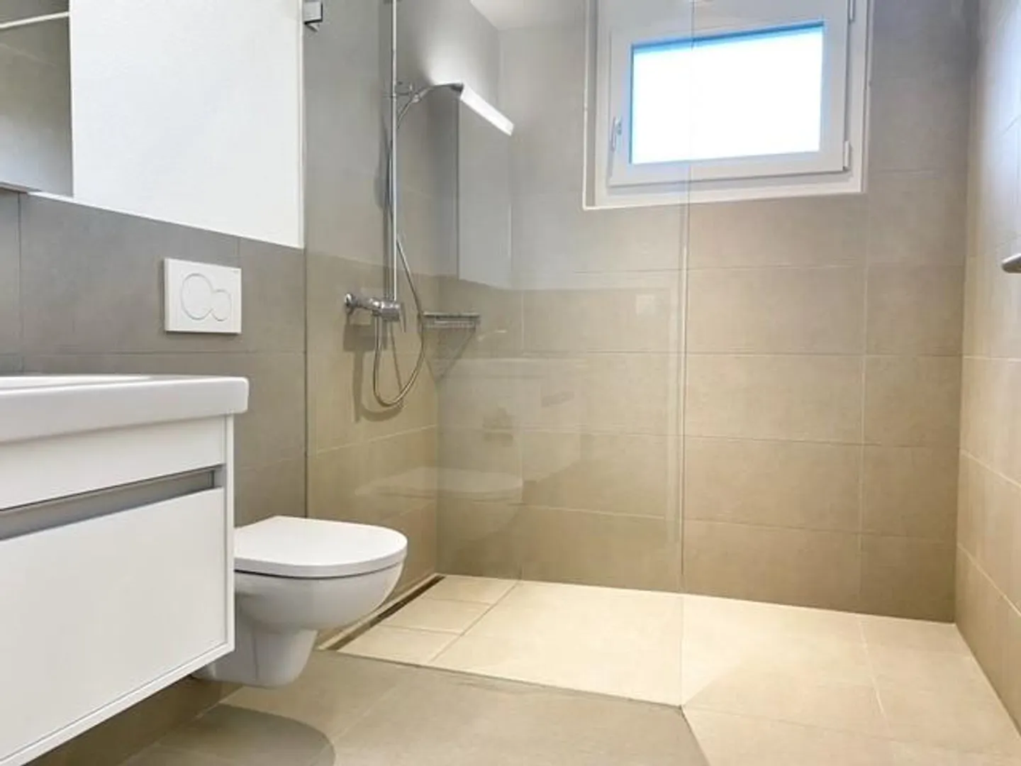 Attraktive 3.5-Zimmer-Wohnung mit grosszügigem Wohnbereich und Sitz - Foto 5 von 5