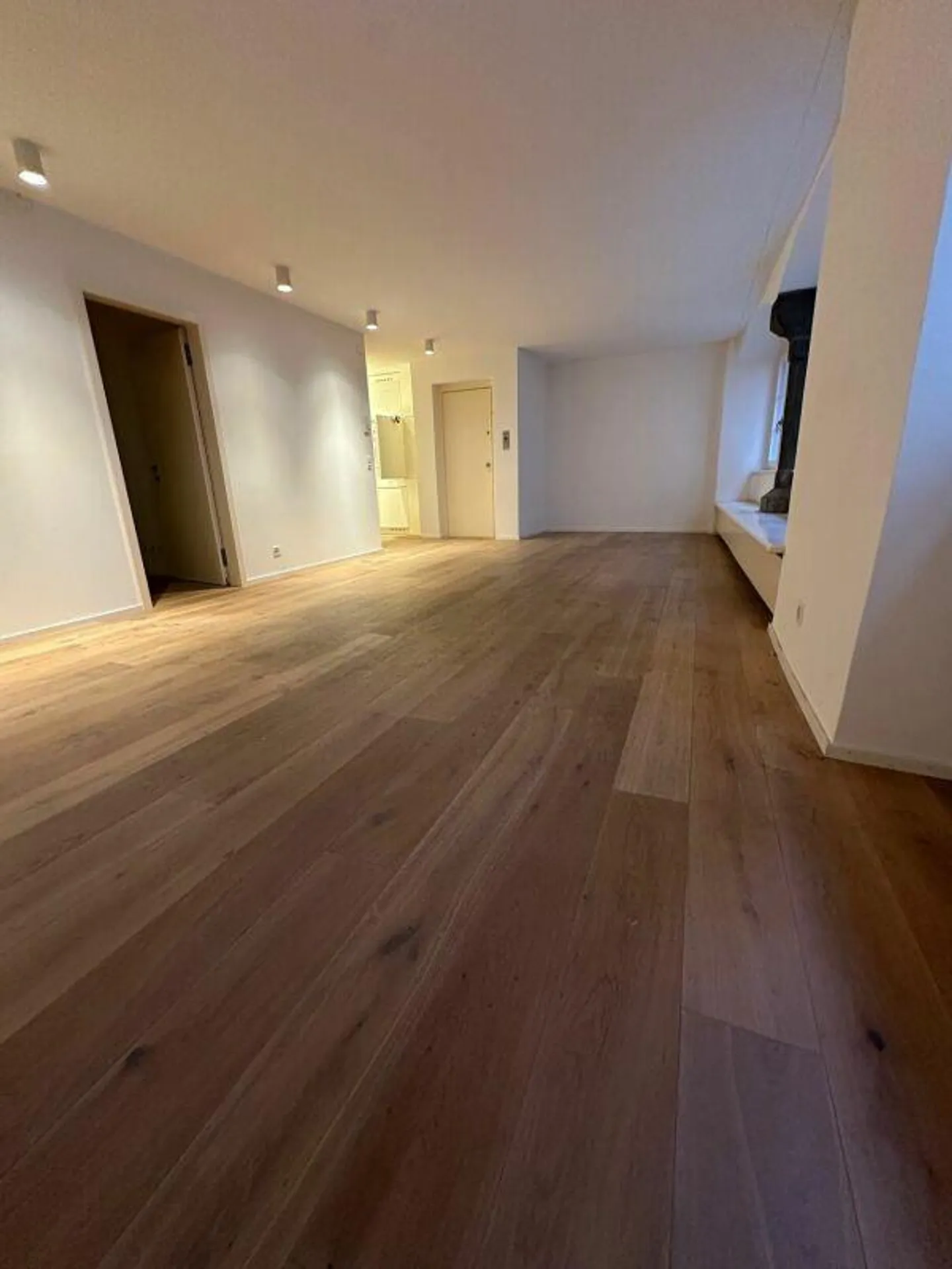 Appartamento affascinante di 2,5 stanze nel centro storico, a 3 min. da Paradeplatz e Bahnhofstrasse - Foto 3 di 9