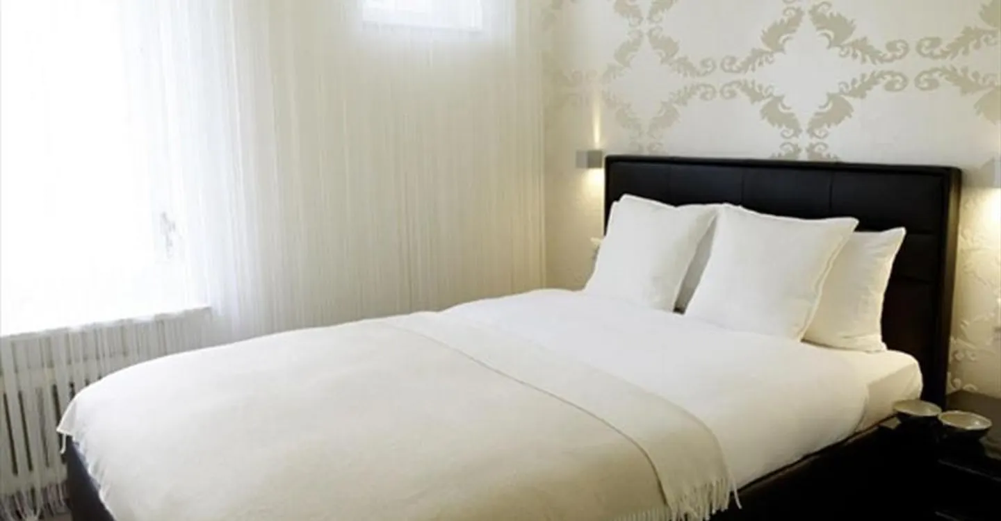Charming Studio Apartment - Photo 3 of 4
