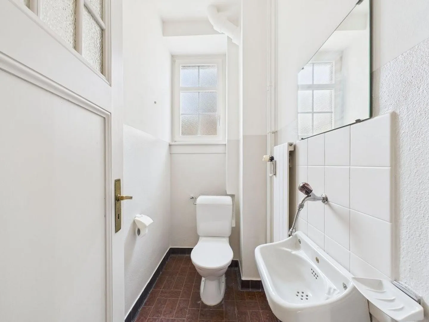 Art Nouveau apartment with plenty of space for relaxation - Photo 4 of 10