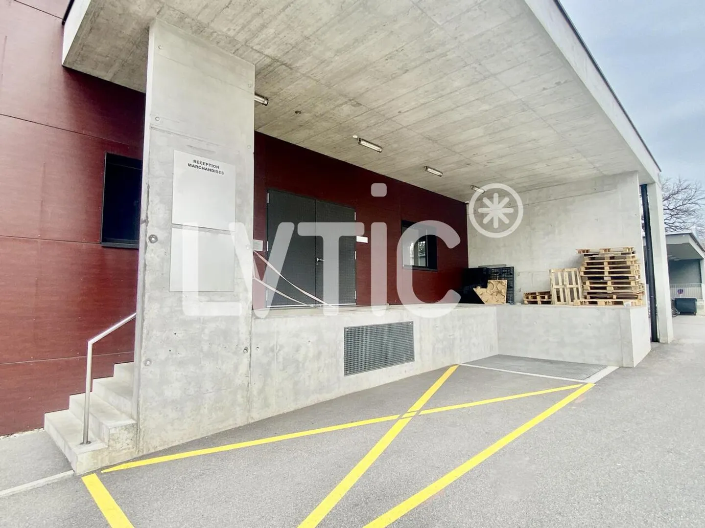 Office - Photo 4 of 7