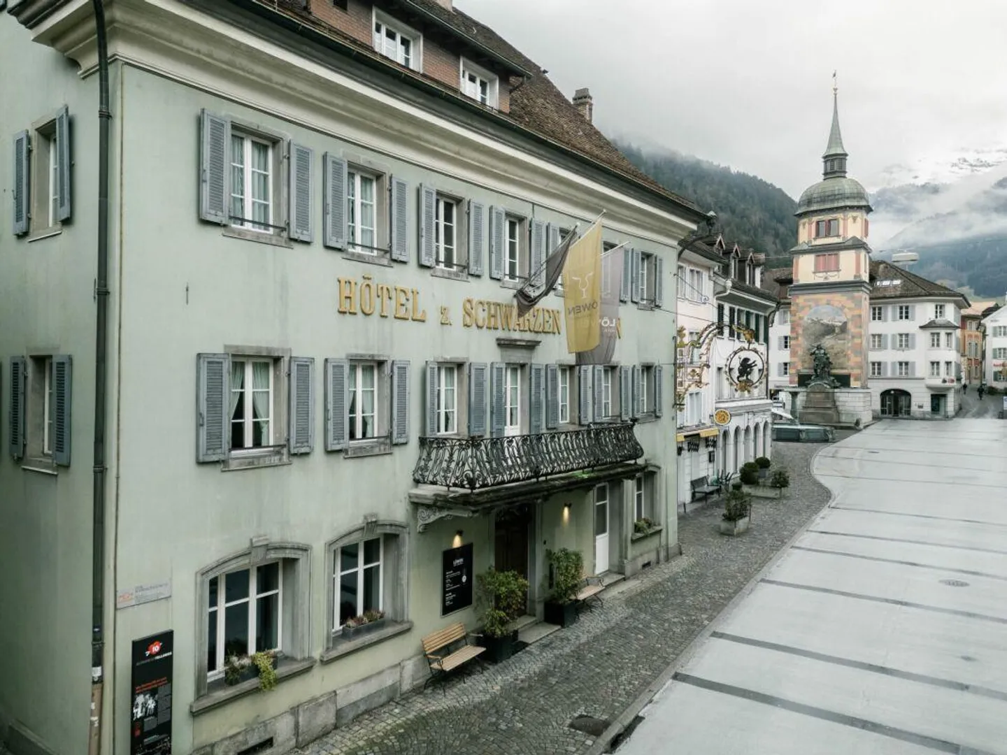 Hôtel Restaurant Zum Schwarzen Löwen à Altdorf - Photo 1 sur 13