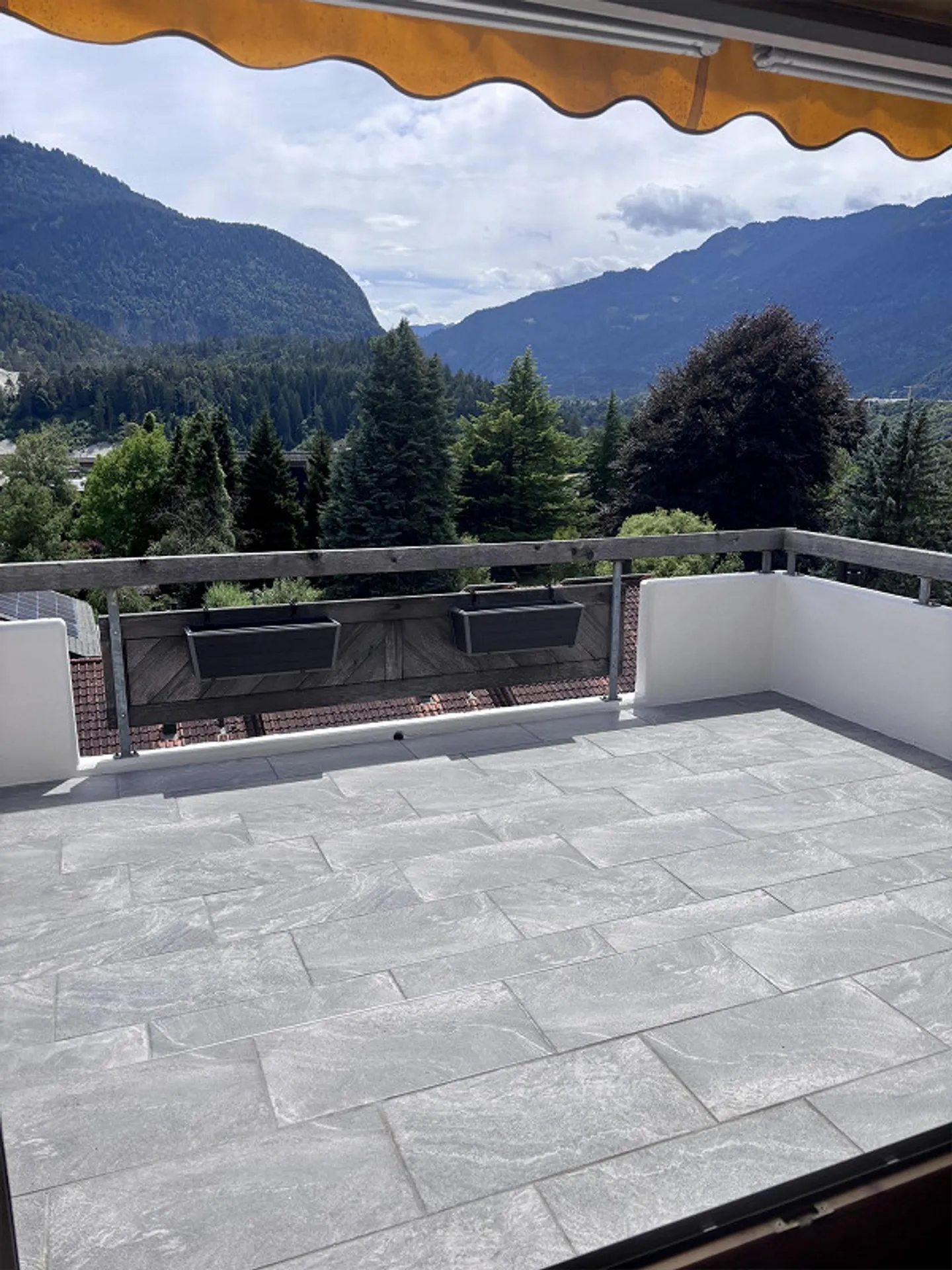 Charming 3.5-room attic apartment with attic expansion and mountain view in Tamin - Photo 13 of 15