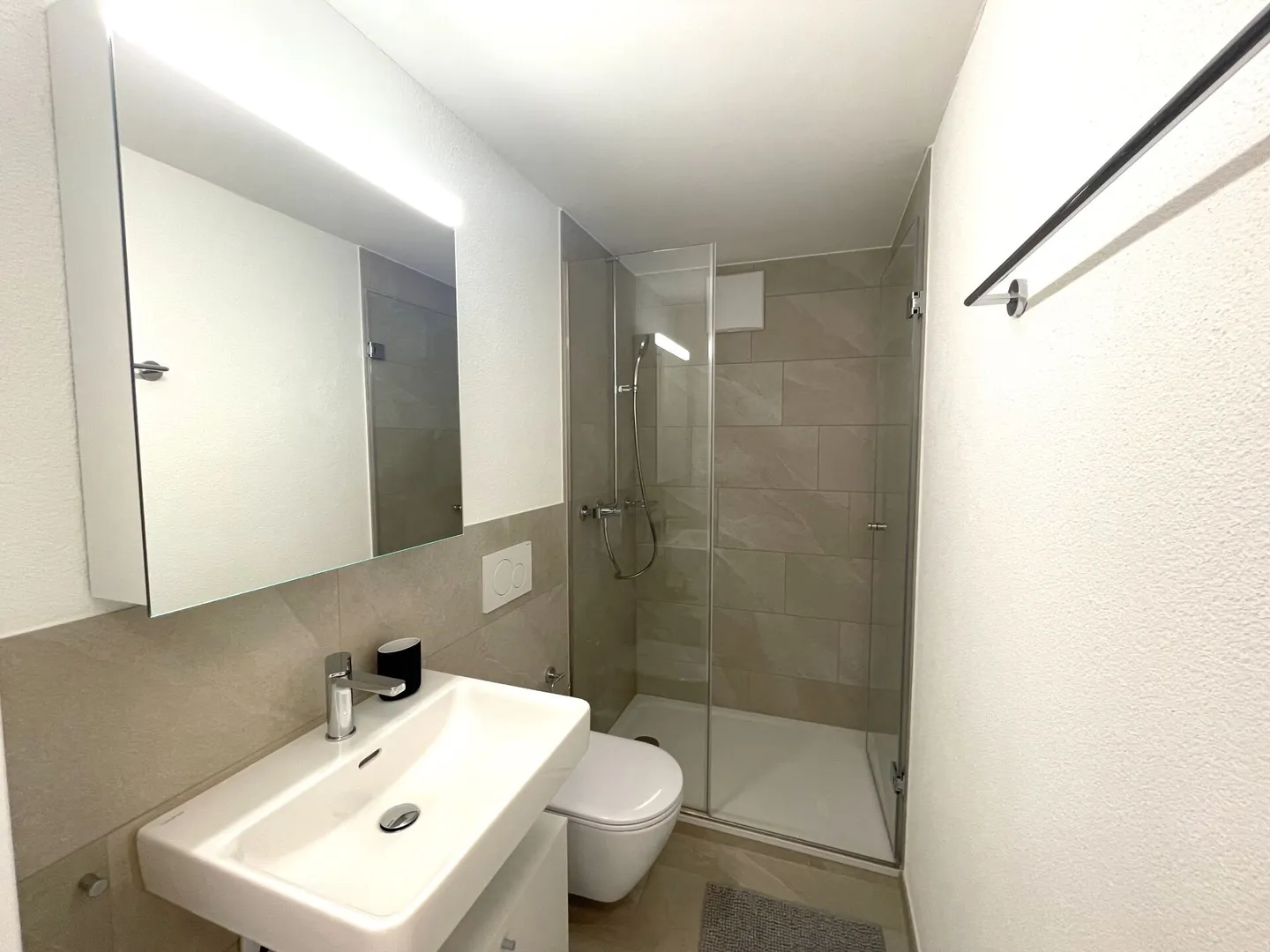 CENTRAL - MEUBLÉ - RÉNOVÉ - Photo 5 sur 8