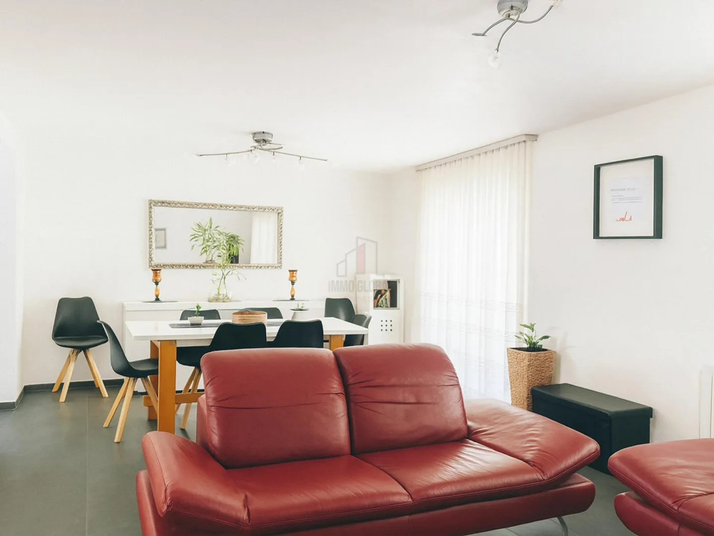 SO MUCH LIGHT AND WELCOMING SPACES - Photo 3 of 10