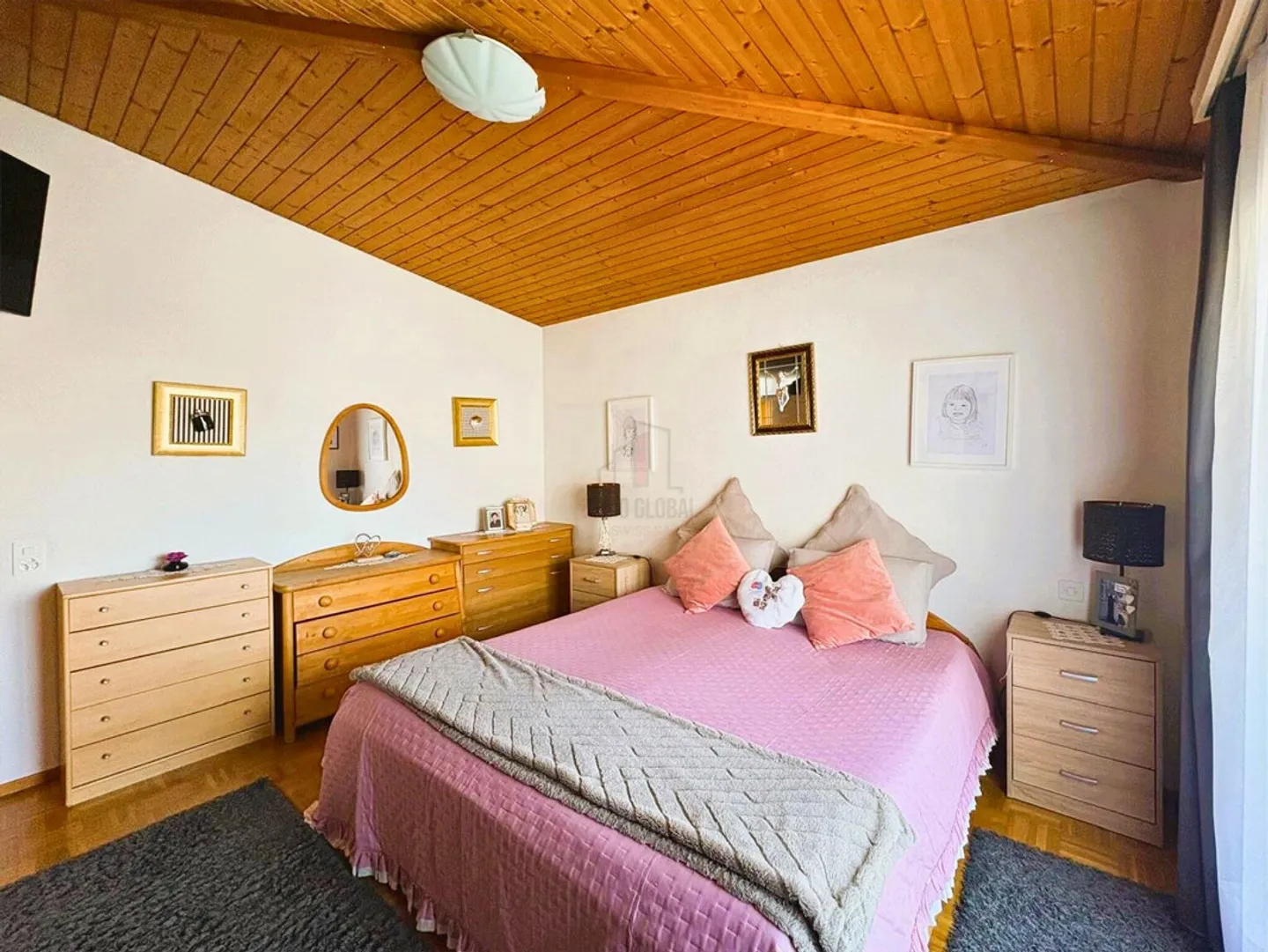 SO MUCH LIGHT AND WELCOMING SPACES - Photo 6 of 10