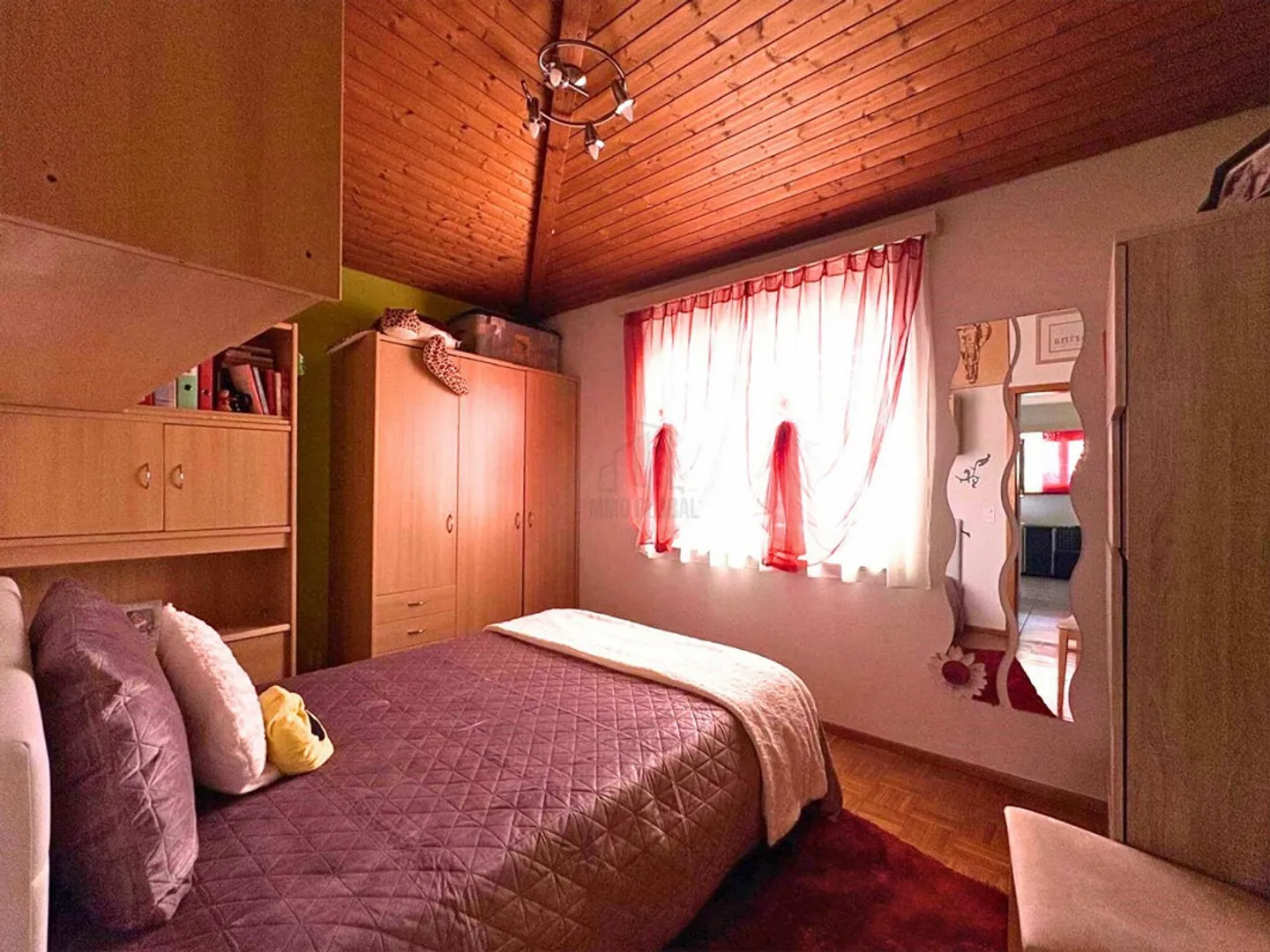 SO MUCH LIGHT AND WELCOMING SPACES - Photo 8 of 10