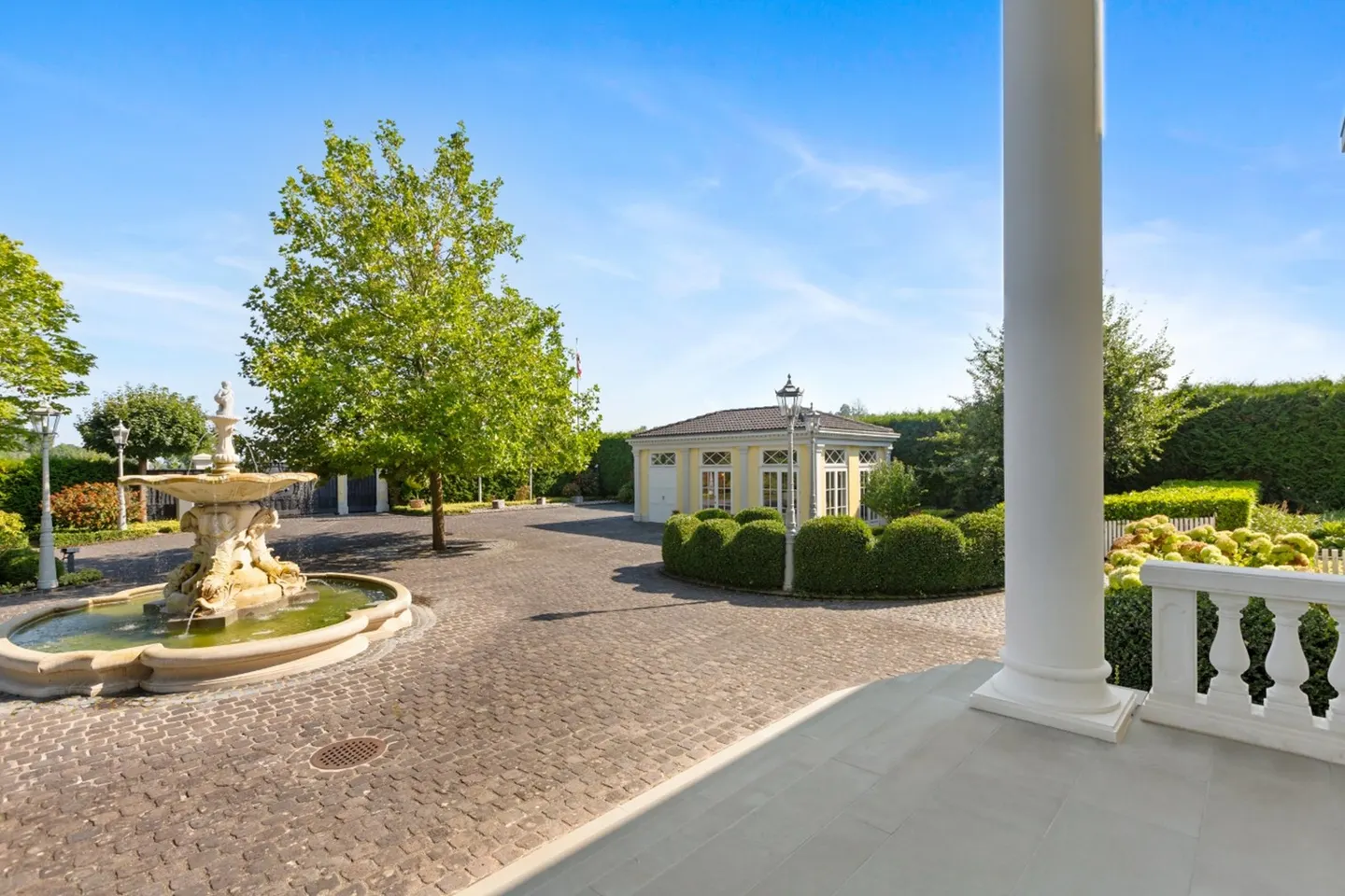 Luxus Villa mit Seeblick - Foto 4 von 11