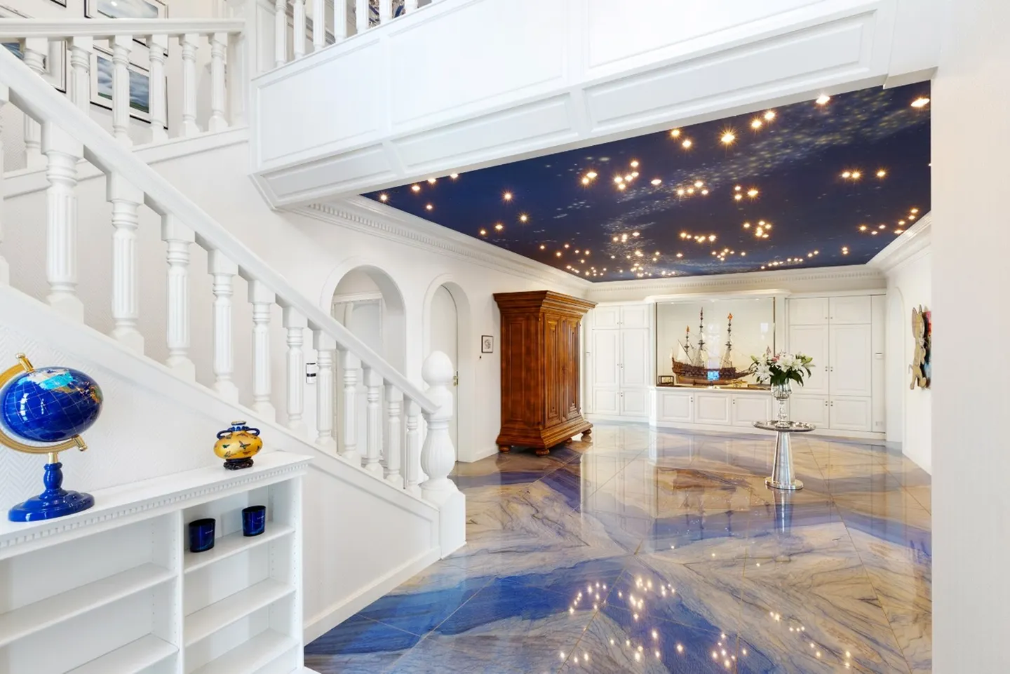 Luxus Villa mit Seeblick - Foto 11 von 11