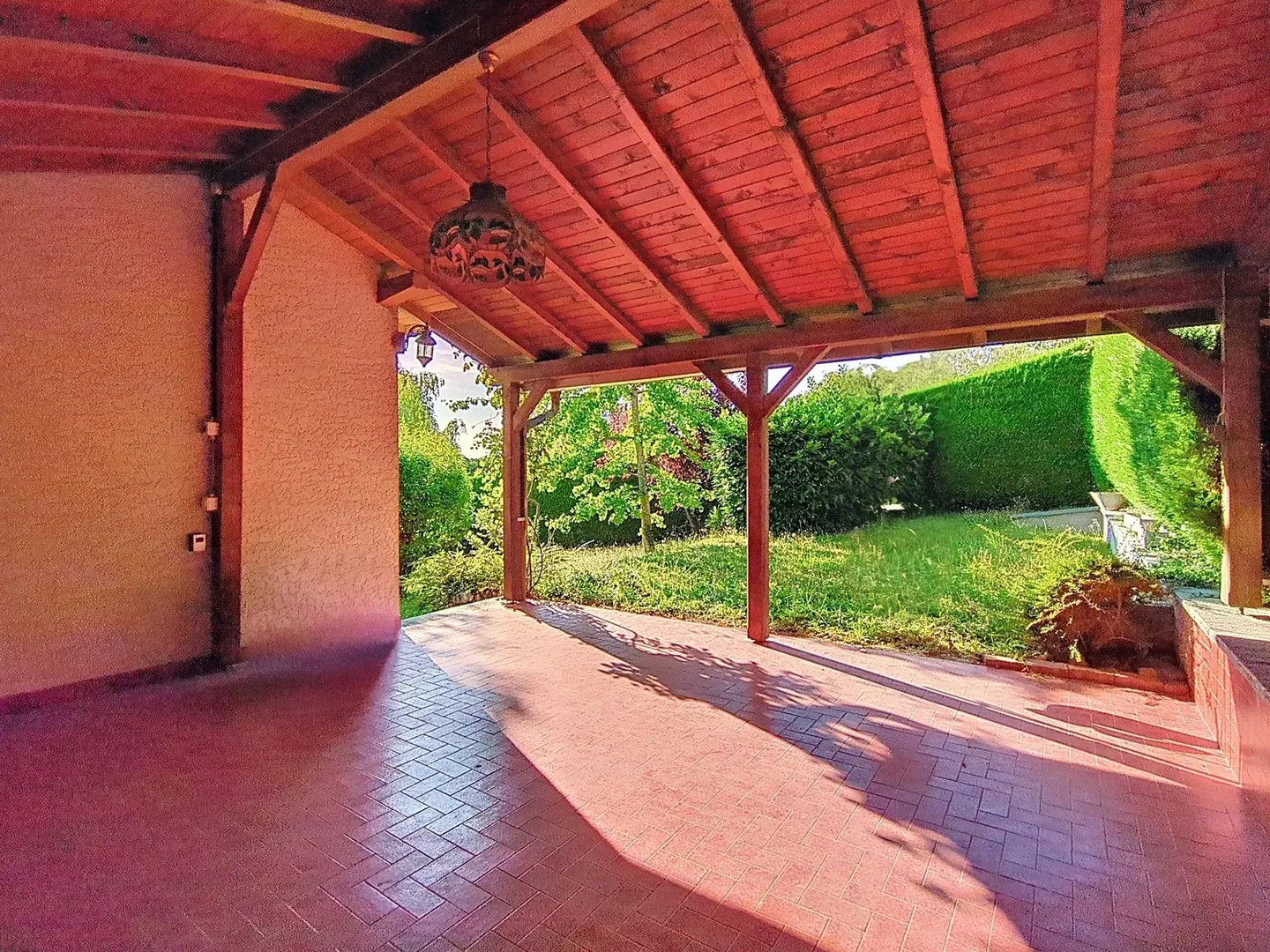 Einfamilienhaus mit großem baumgesäumten Garten und nahe bei den Annehmlichkeiten! - Foto 19 von 20