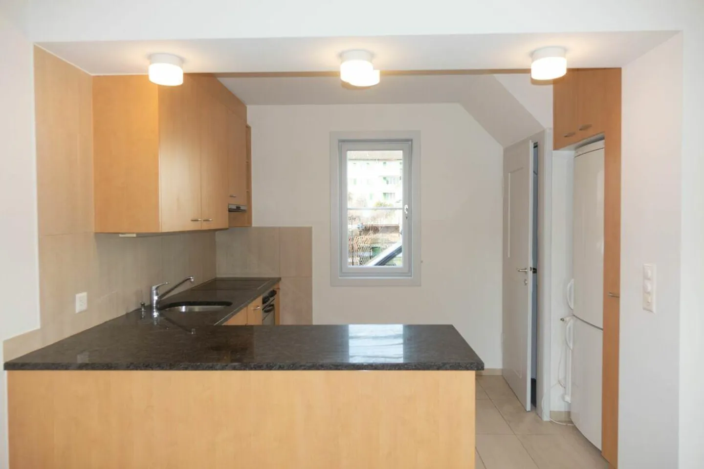 Casa a schiera con giardino in una bella posizione in affitto. - Foto 2 di 18