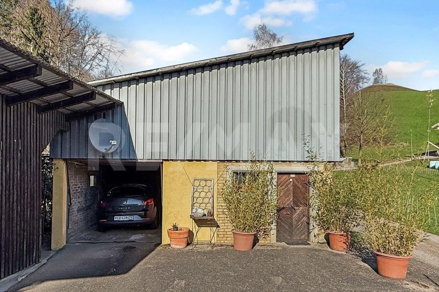 Casa di guardia accogliente con laboratorio, sorgente d'acqua propria, legno... - Foto 5 di 11
