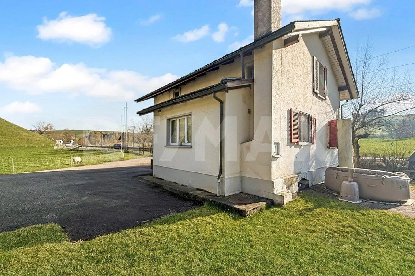 Casa di guardia accogliente con laboratorio, sorgente d'acqua propria, legno... - Foto 6 di 11