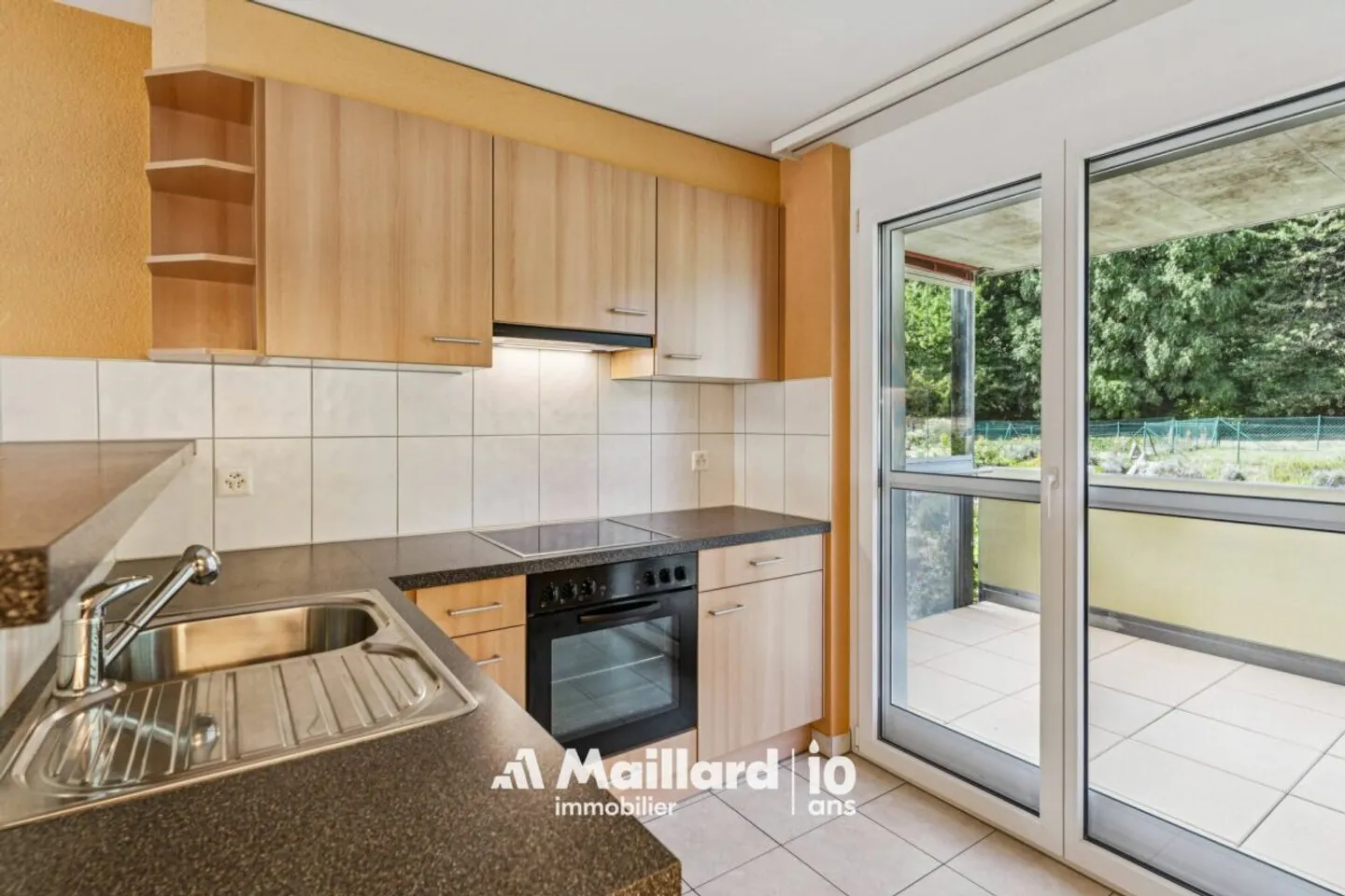 Spacious 4.5 room apartment with 2 balconies and garden in Givisiez - Photo 5 of 13