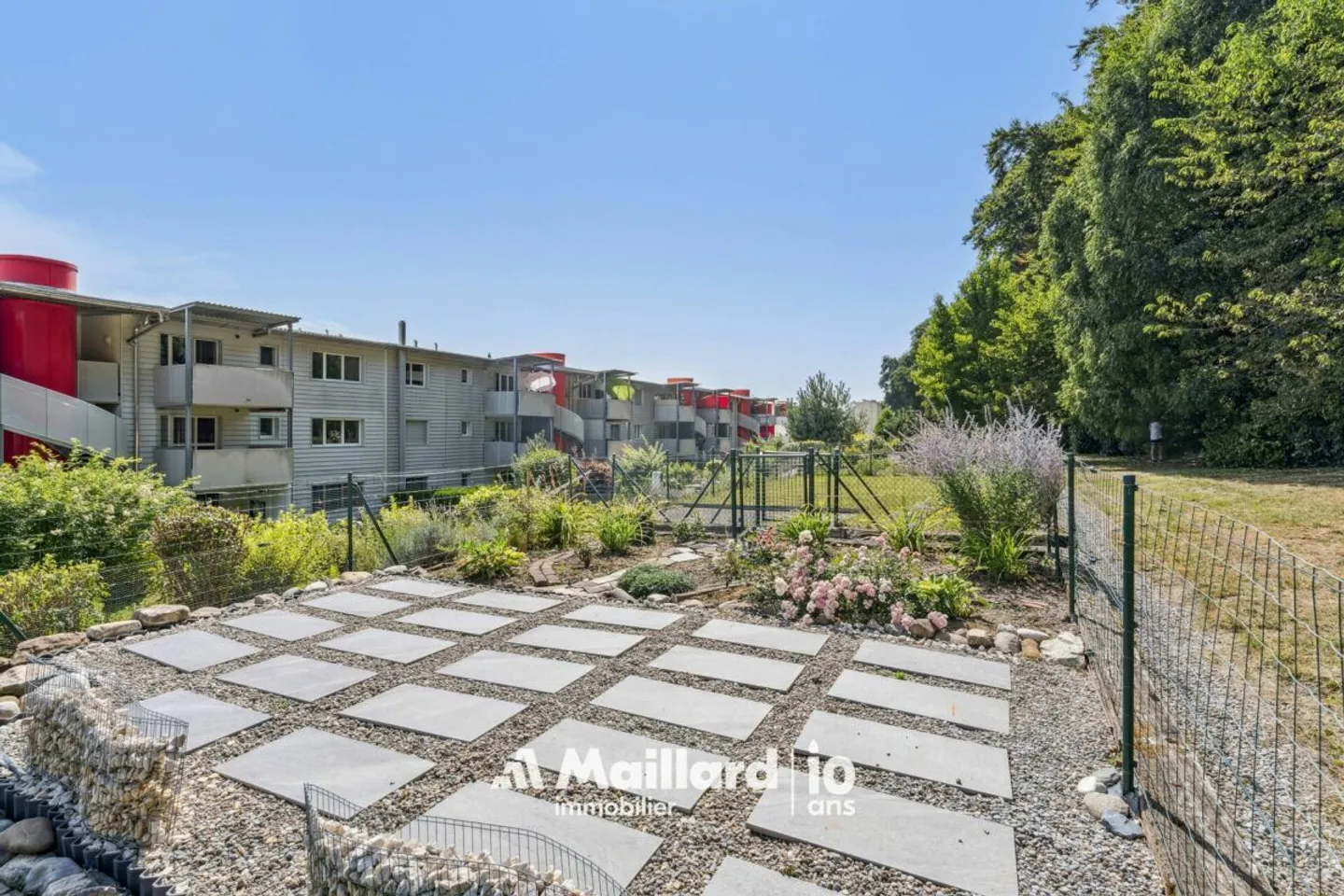 Spacious 4.5 room apartment with 2 balconies and garden in Givisiez - Photo 7 of 13