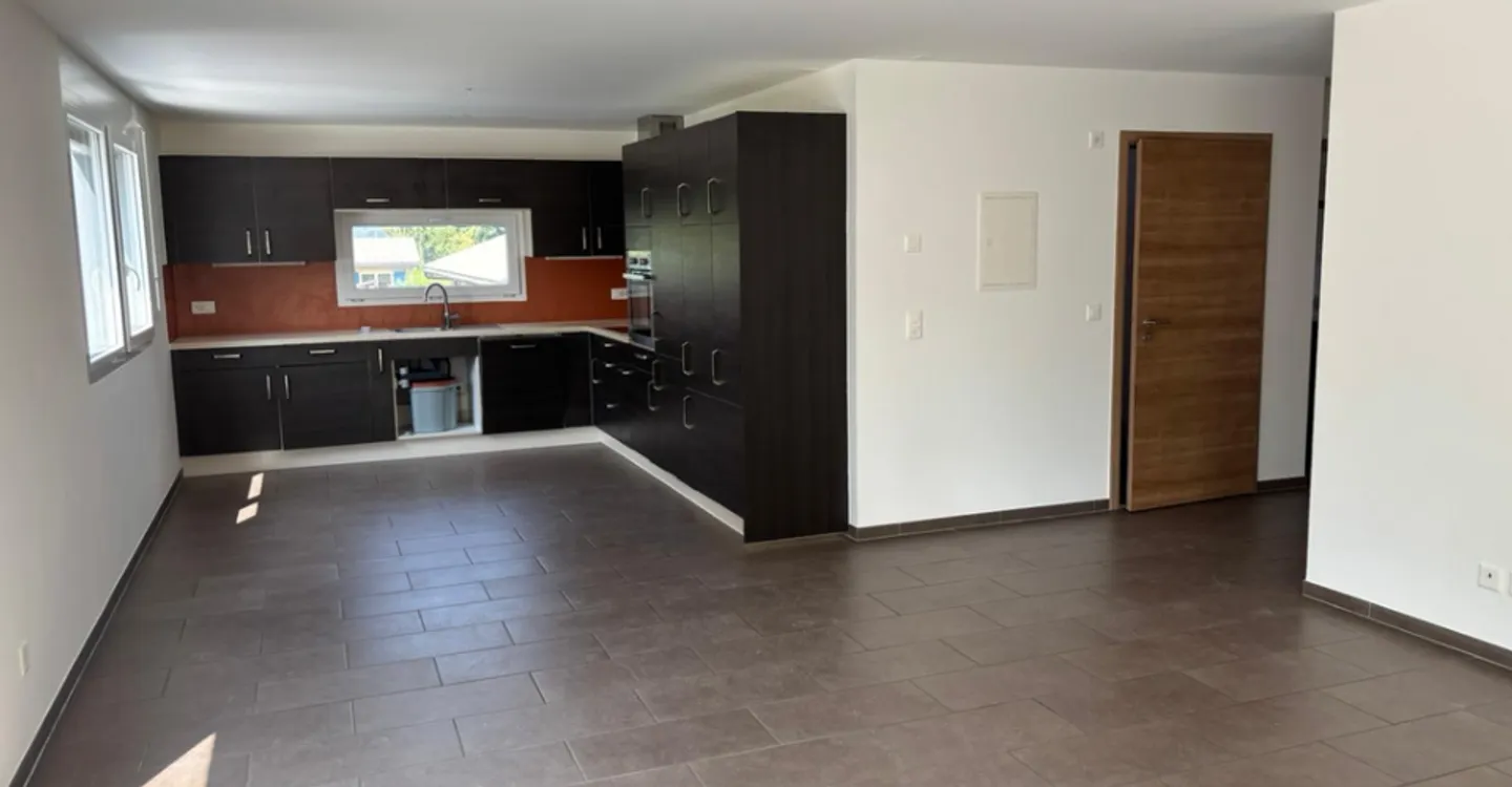 Charmant appartement 4.5 pièces à Gossens - Photo 2 sur 7
