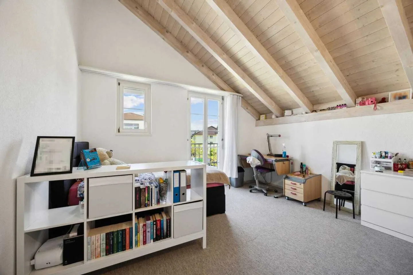 Lichtdurchflutete 4.5-Zimmer-Dachwohnung mit traumhafter Aussicht in Lotzwil - Foto 10 von 13
