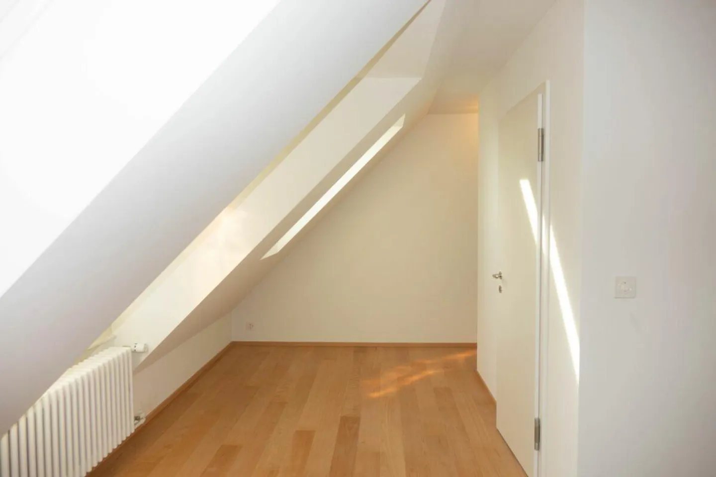 Casa a schiera con giardino in una bella posizione in affitto. - Foto 10 di 18