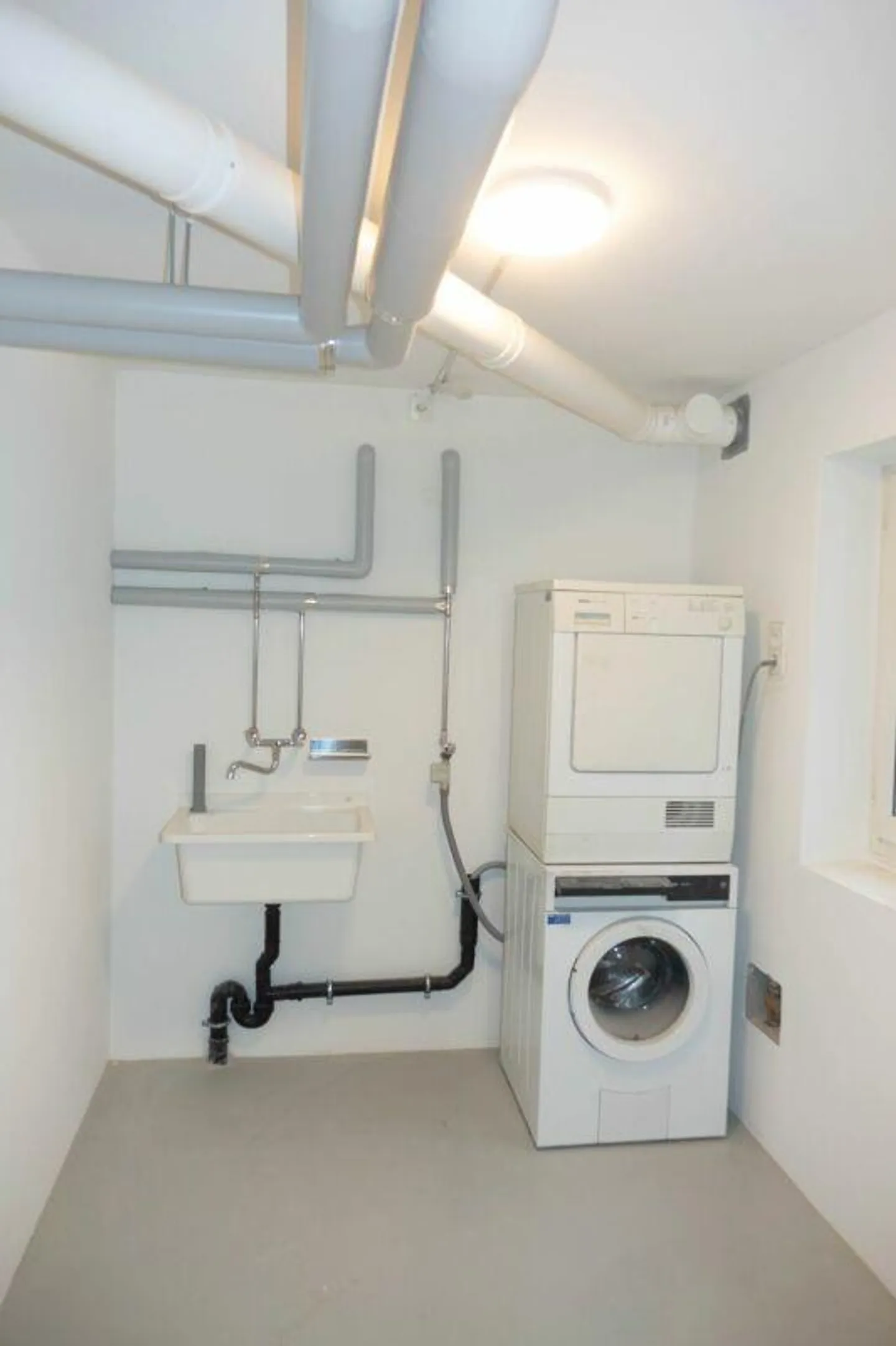 Casa a schiera con giardino in una bella posizione in affitto. - Foto 12 di 18