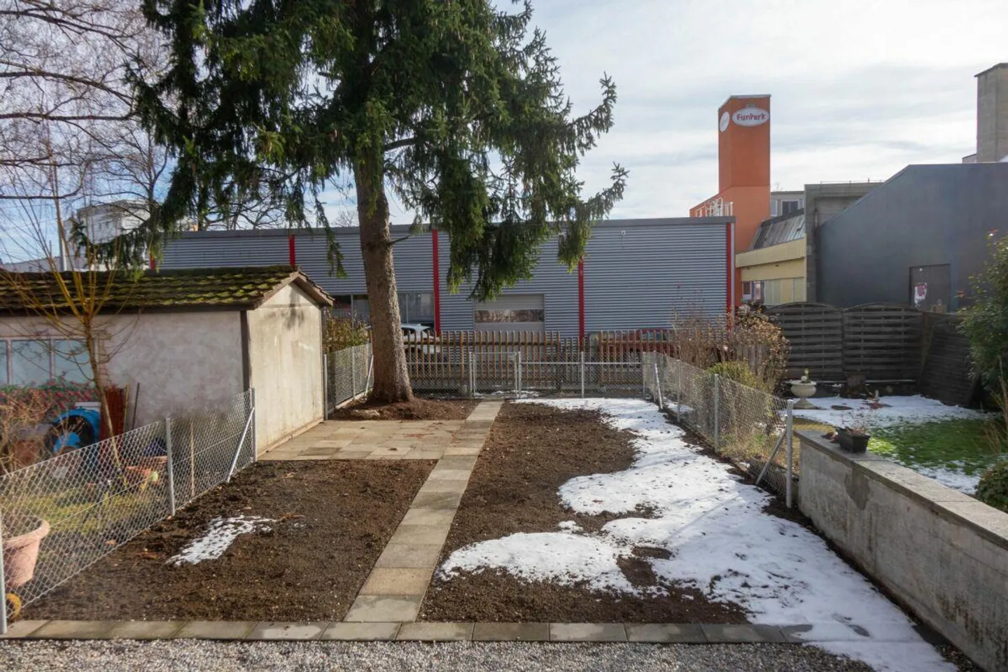 Casa a schiera con giardino in una bella posizione in affitto. - Foto 14 di 18