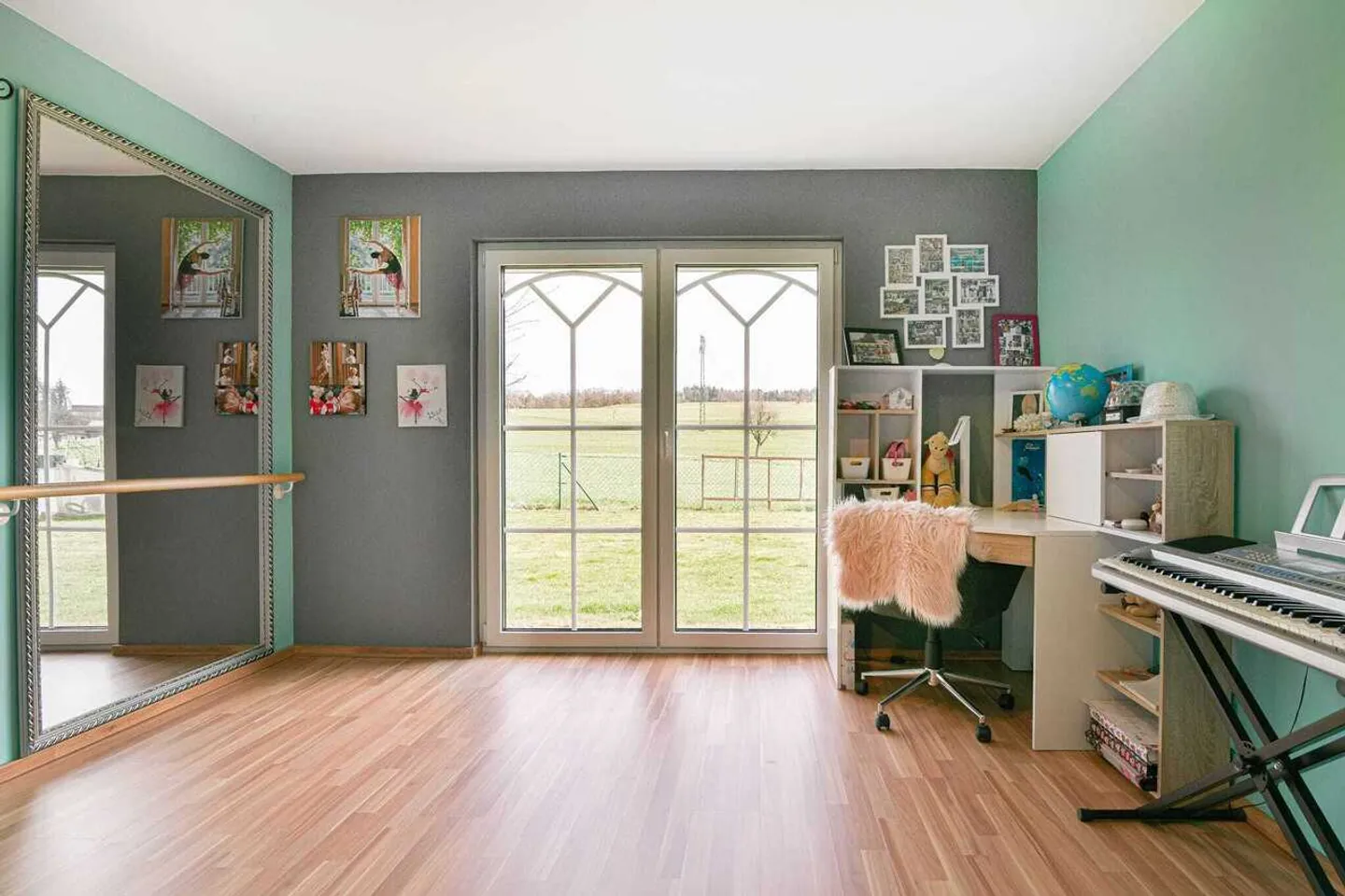 Casa unifamiliare di 8,5 stanze con piscina e vista panoramica a Stüsslingen - Foto 8 di 13