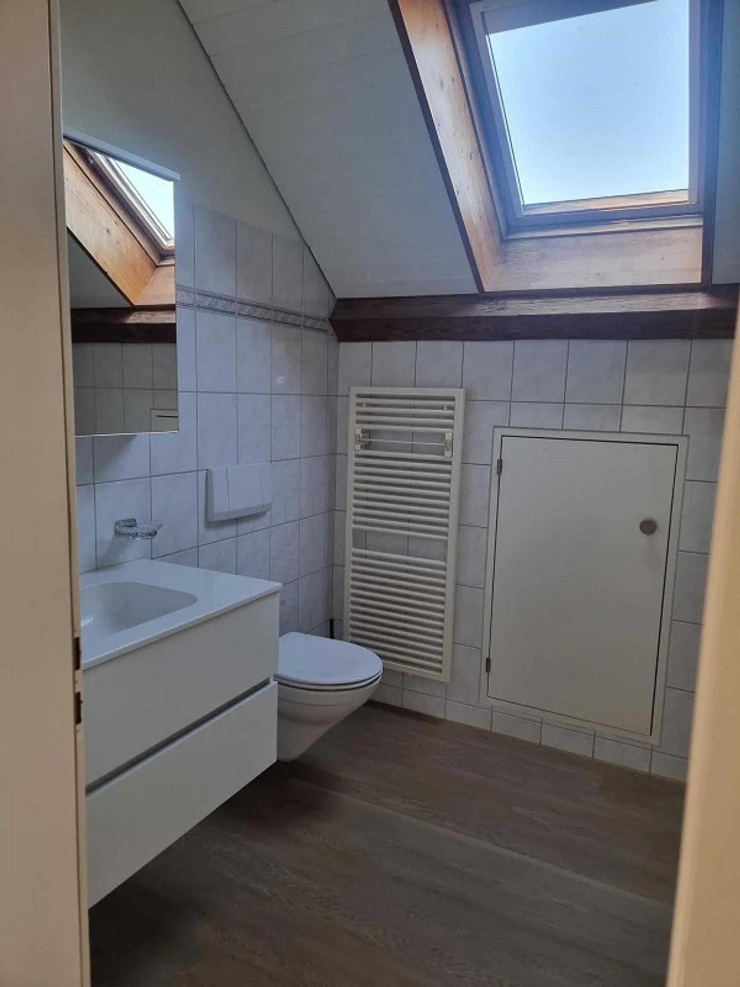 Incantevole appartamento mansardato arredato con una nuova cucina e tanto carattere! - Foto 7 di 7