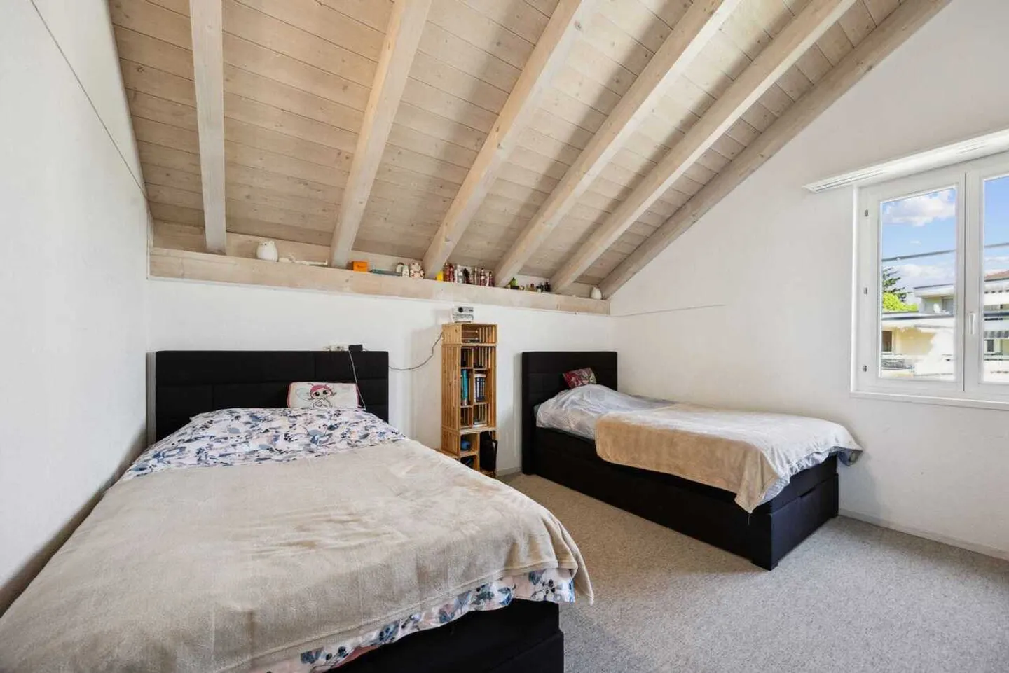 Lichtdurchflutete 4.5-Zimmer-Dachwohnung mit traumhafter Aussicht in Lotzwil - Foto 12 von 13