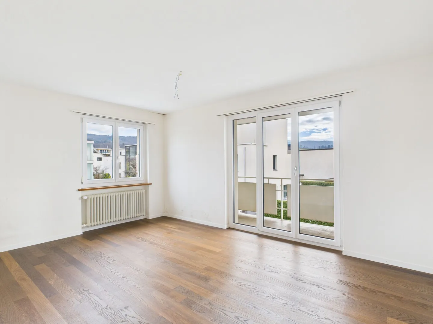 Casa affascinante con grande giardino in posizione tranquilla - Foto 3 di 13