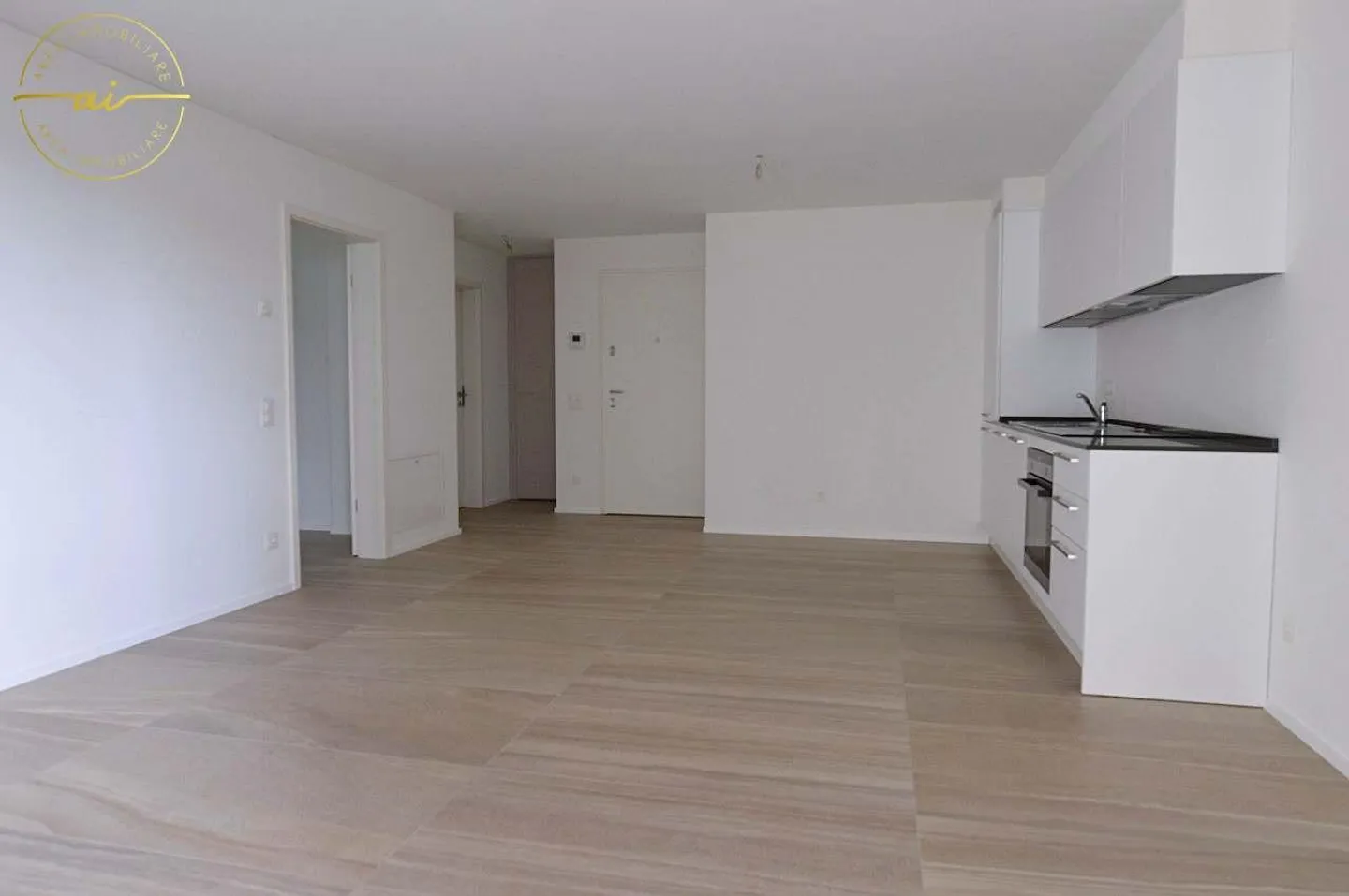 HELLER 2,5-ZIMMER-WOHNUNG MIT TERRASSE IN BALERNA - Foto 2 von 6