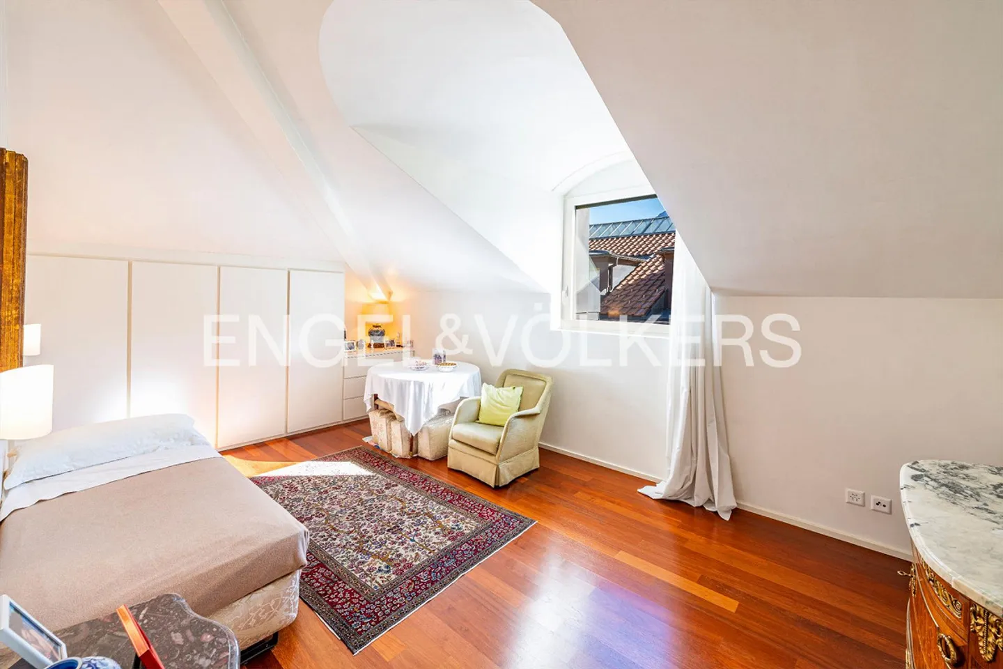 Exclusive penthouse in the vibrant heart of the city - Photo 11 of 13