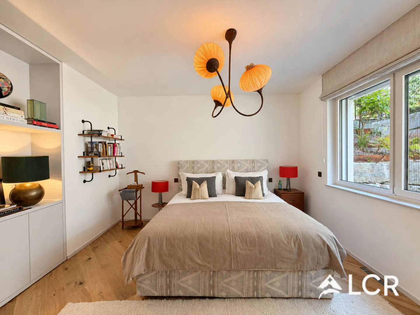 Stunning Apartment with Terrace - Photo 6 of 13