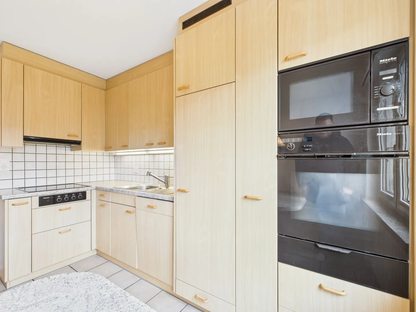 Casa affascinante con grande giardino in posizione tranquilla - Foto 5 di 13