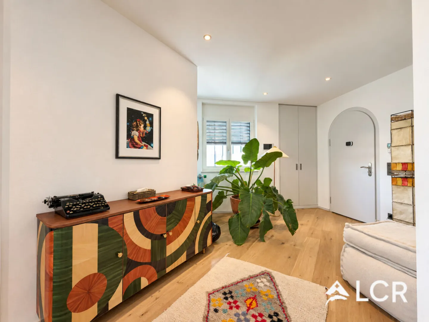 Stunning Apartment with Terrace - Photo 8 of 13