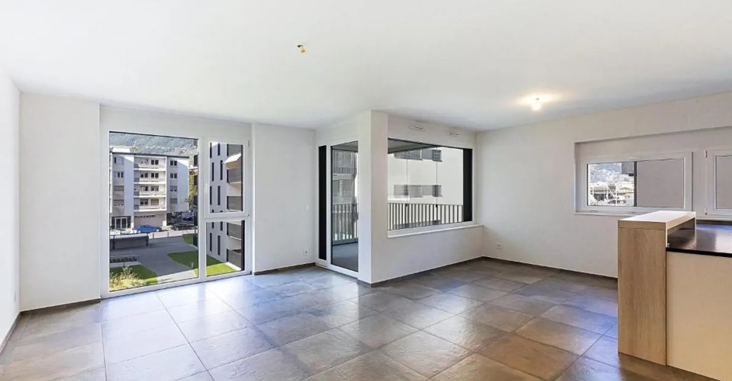 Elegant 3.5-room apartment with loggia just steps from the train station - Photo 1 of 7
