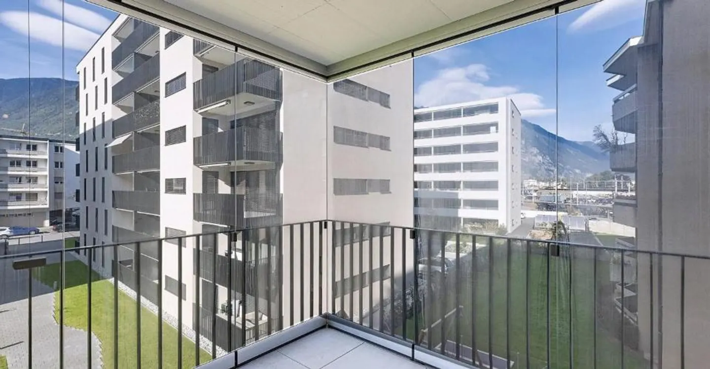 Elegant 3.5-room apartment with loggia just steps from the train station - Photo 3 of 7