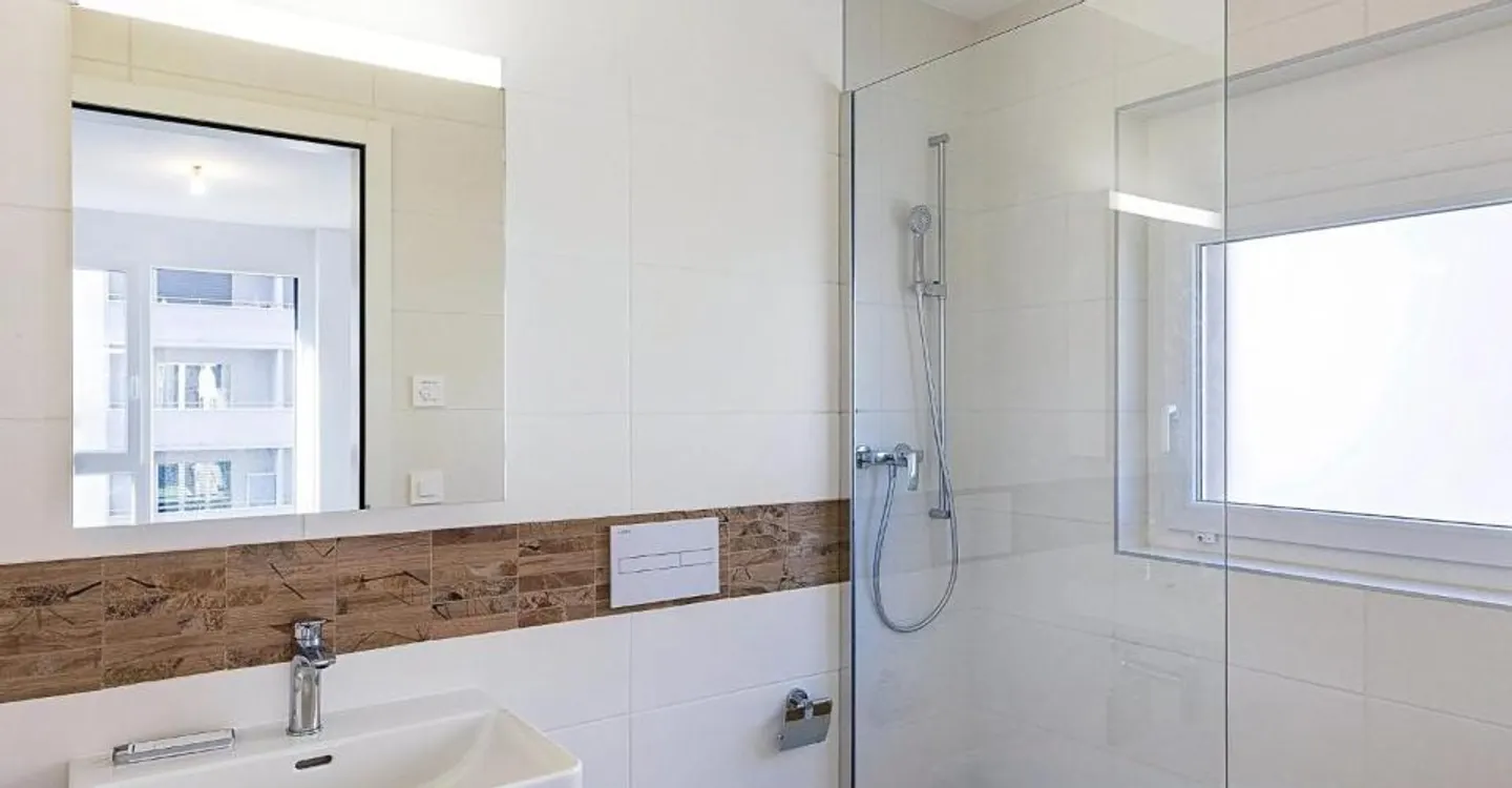 Elegant 3.5-room apartment with loggia just steps from the train station - Photo 5 of 7