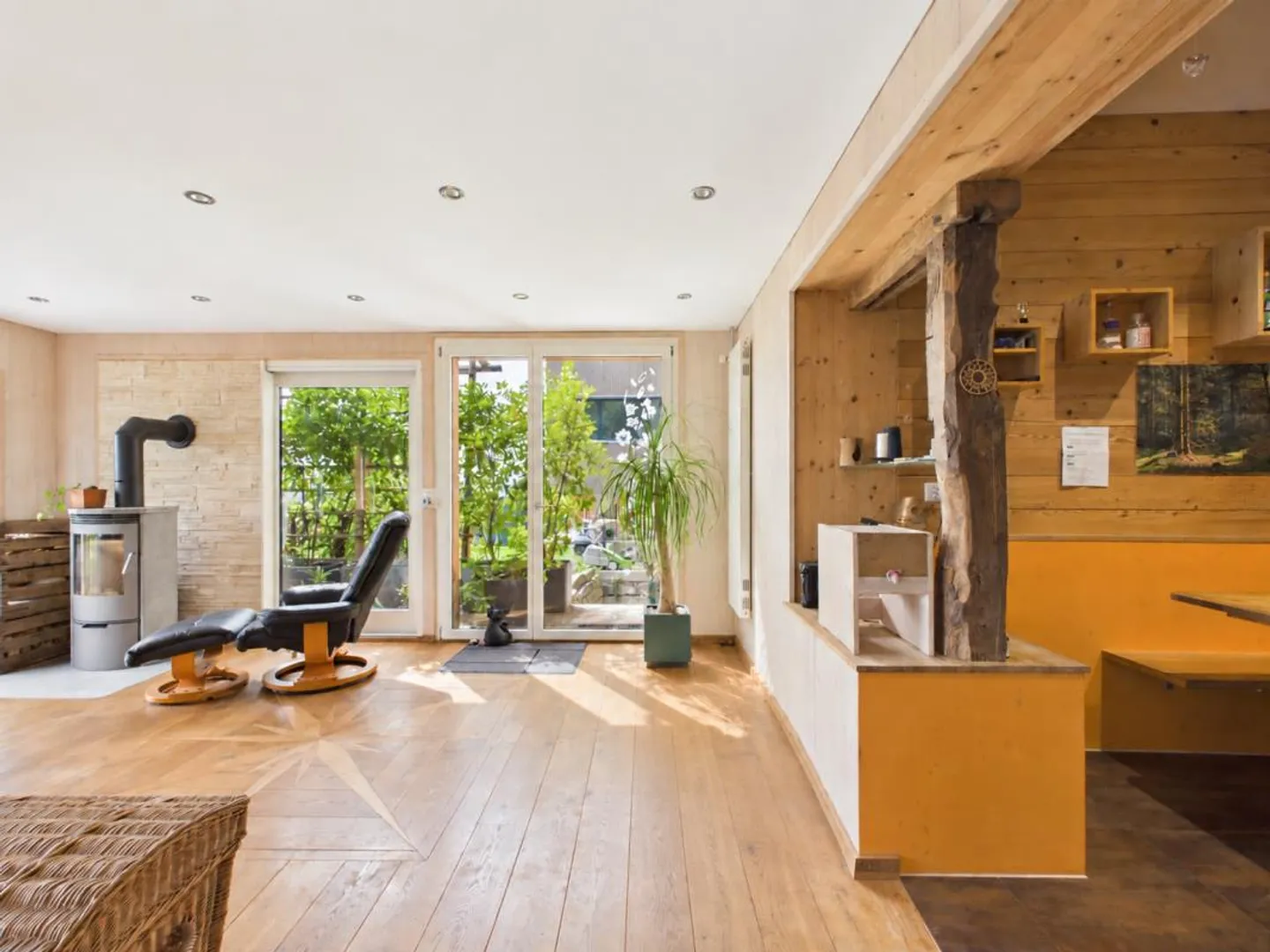 Charming 4.5-room apartment with stunning views - Photo 2 of 9