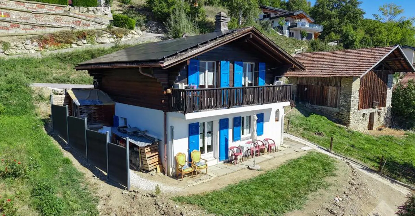 Incantevole piccolo chalet 4.5p, posizione superba, tranquillo, vista, soleggiato! - Foto 4 di 12