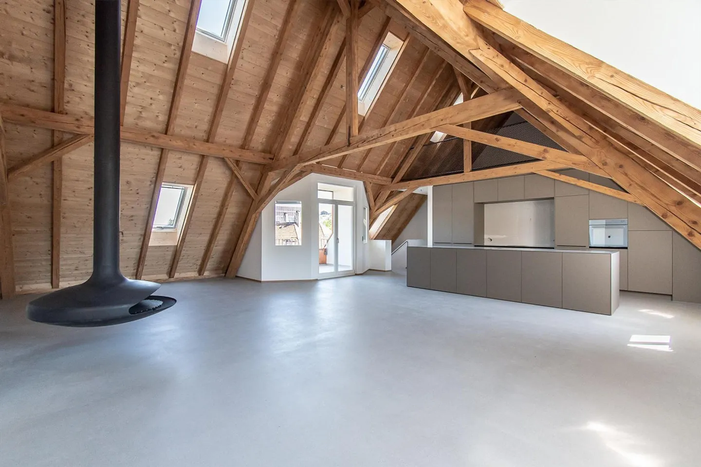 Appartamento Attico Unico con Loggia - Foto 1 di 13