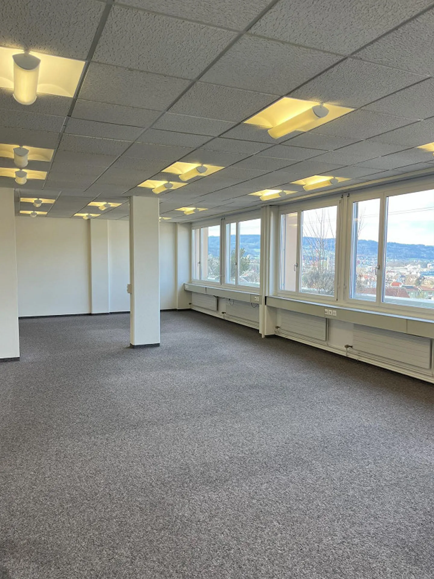 Helle Büroflächen zu vermieten - Foto 1 von 8